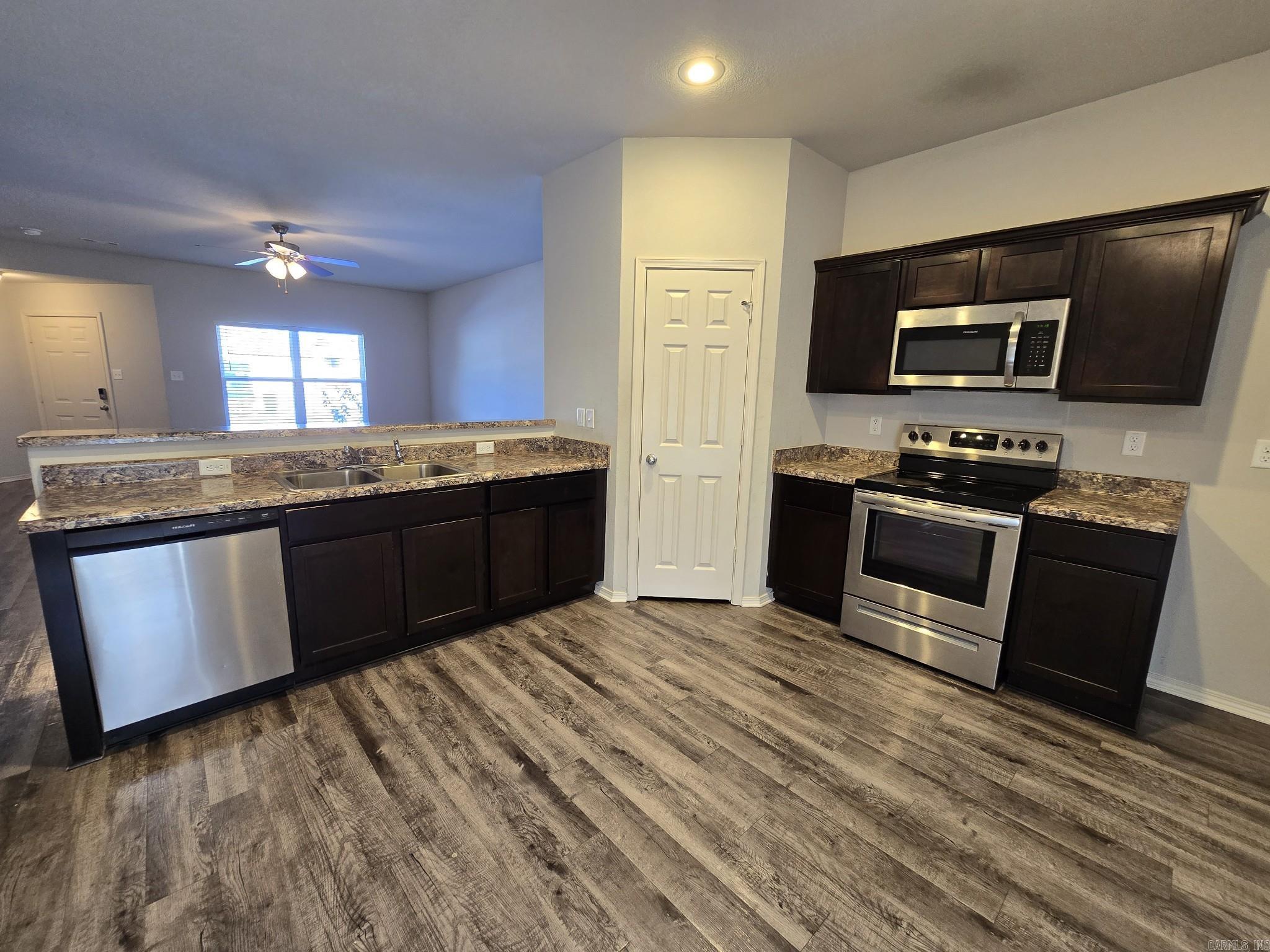 Benjamin Grove - Residential Lease