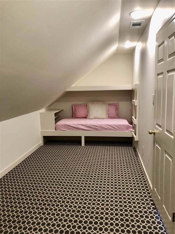 MEADOW RIDGE ESTATES - Residential