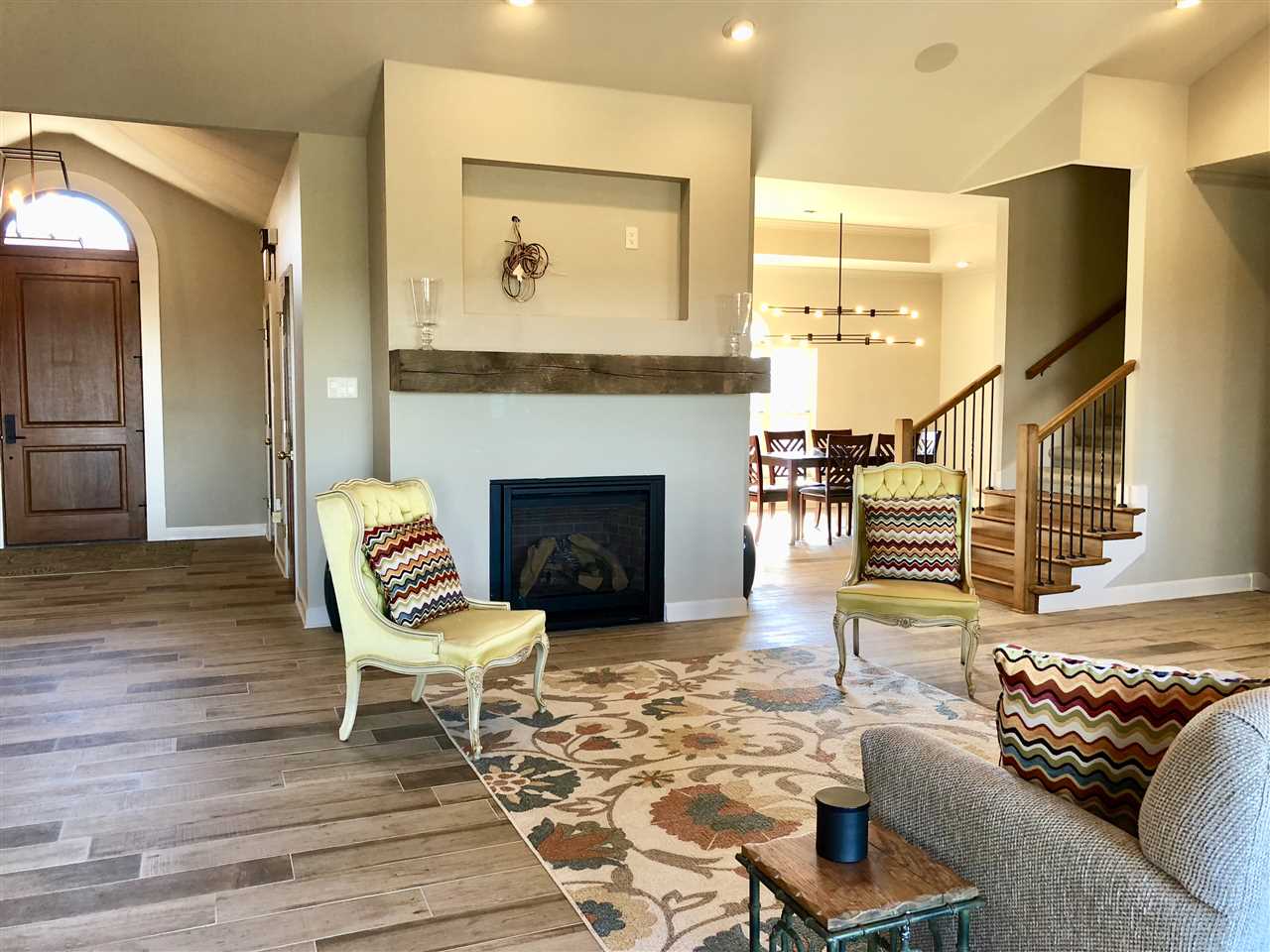 MEADOW RIDGE ESTATES - Residential