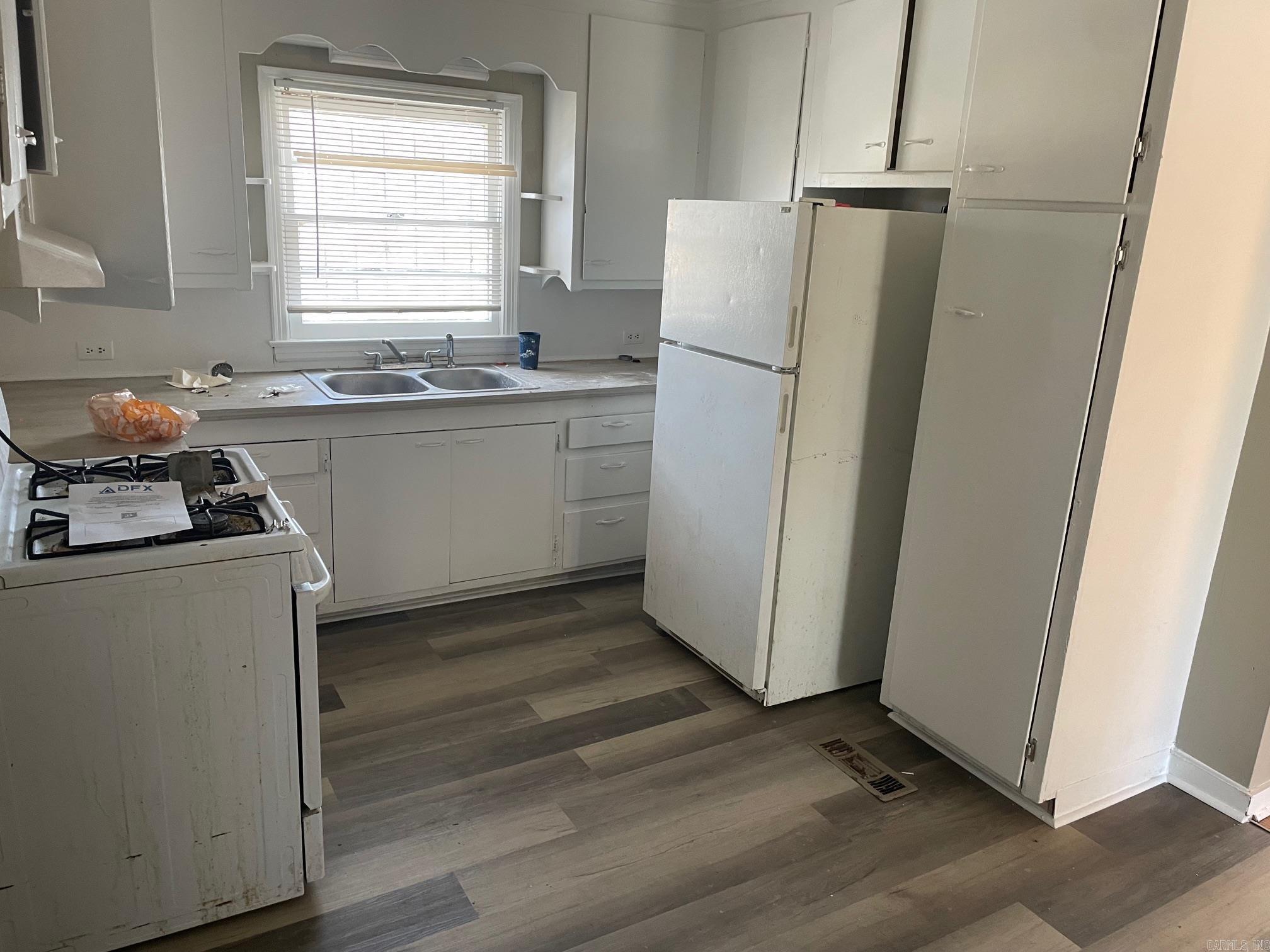 Buhlers 9th - Residential Lease