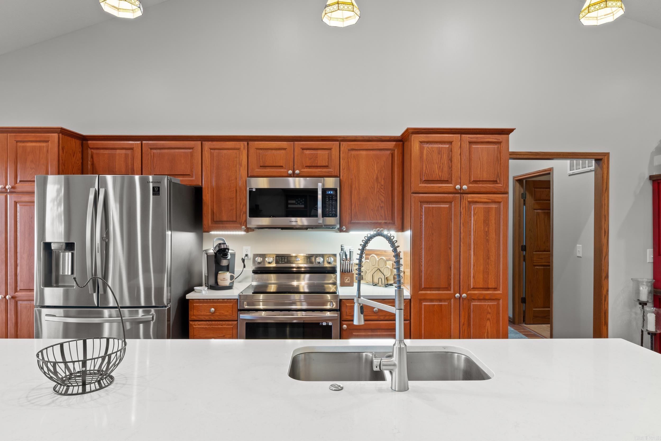 THE SUMMIT - Residential