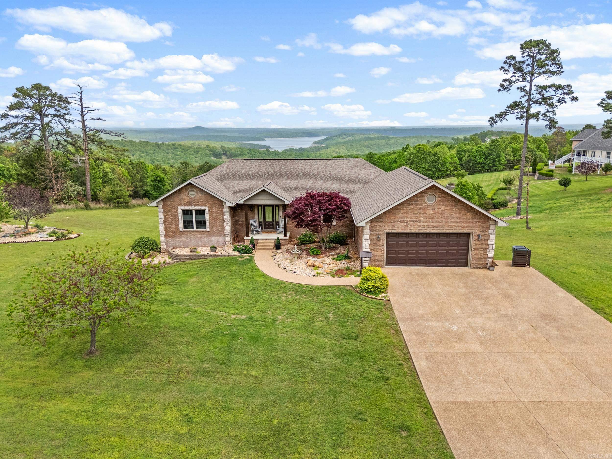 THE SUMMIT - Residential