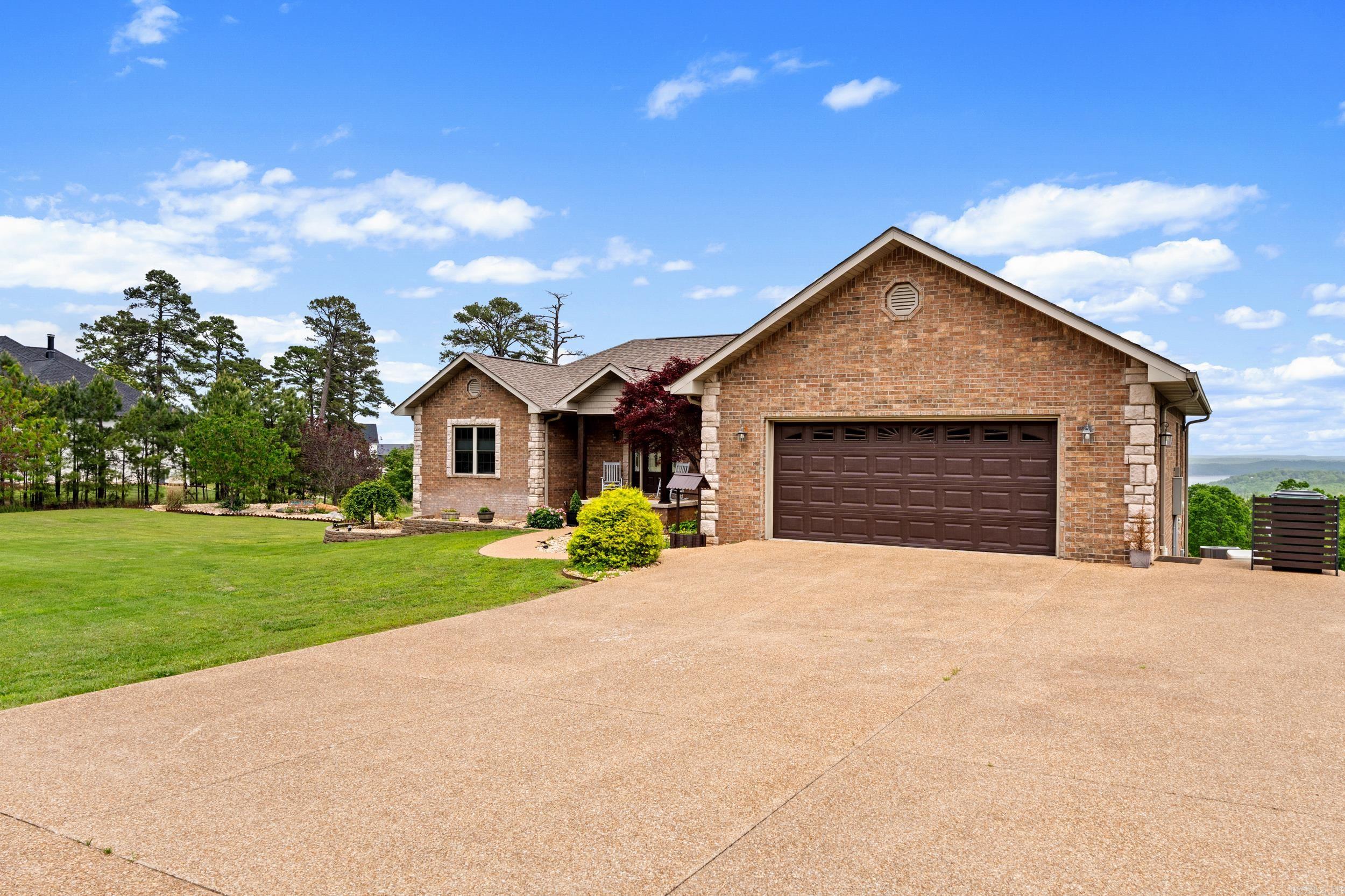 THE SUMMIT - Residential