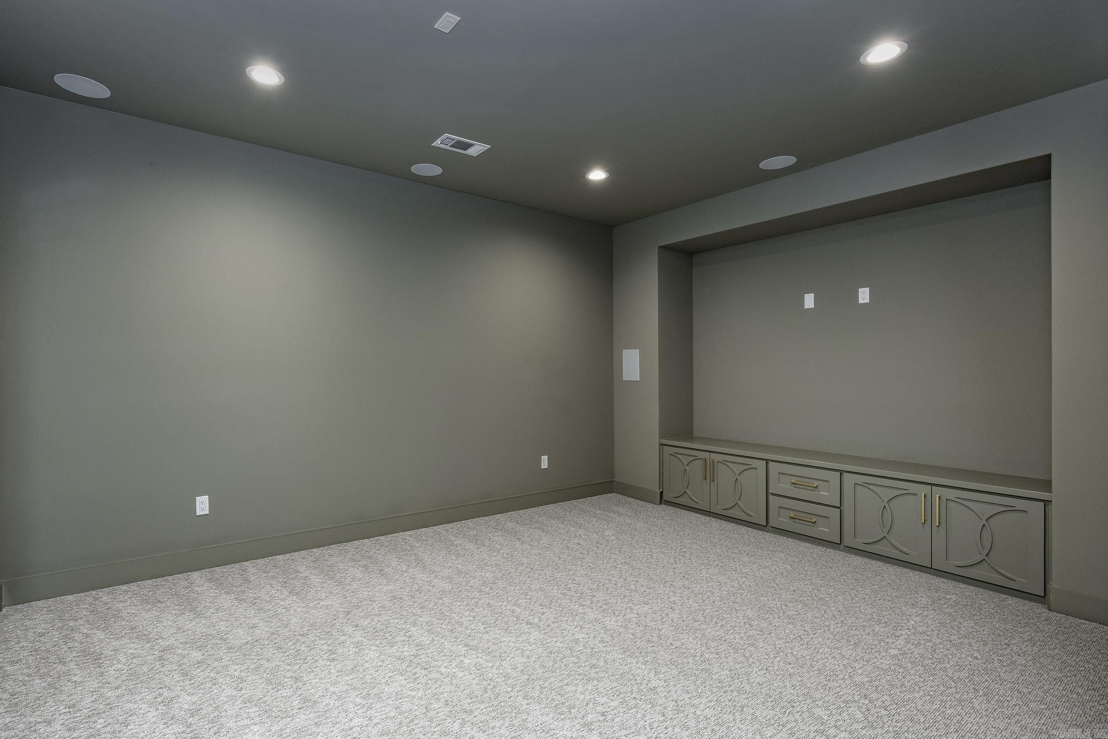 CHENAL VALLEY "MIRAMONT CIRCLE" - Residential