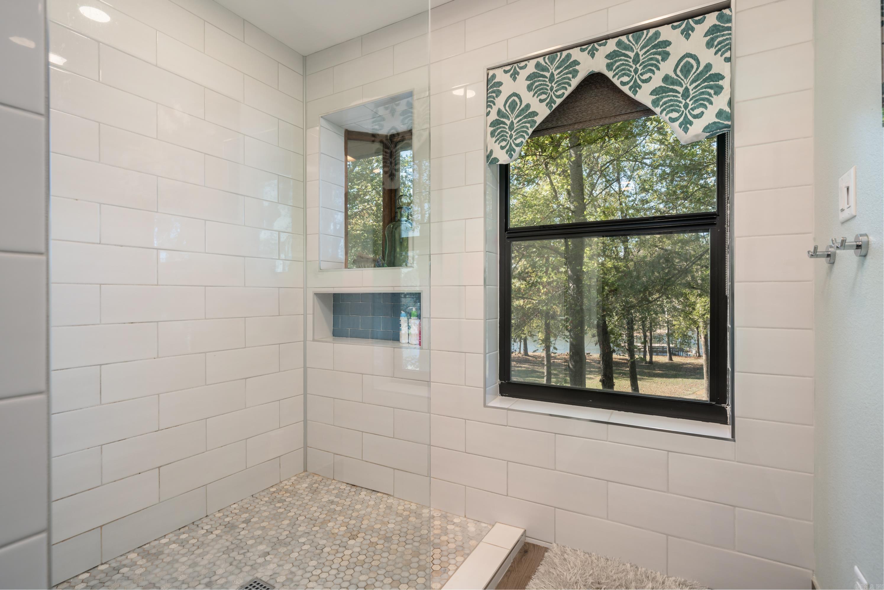 RIVER OAKS - Residential