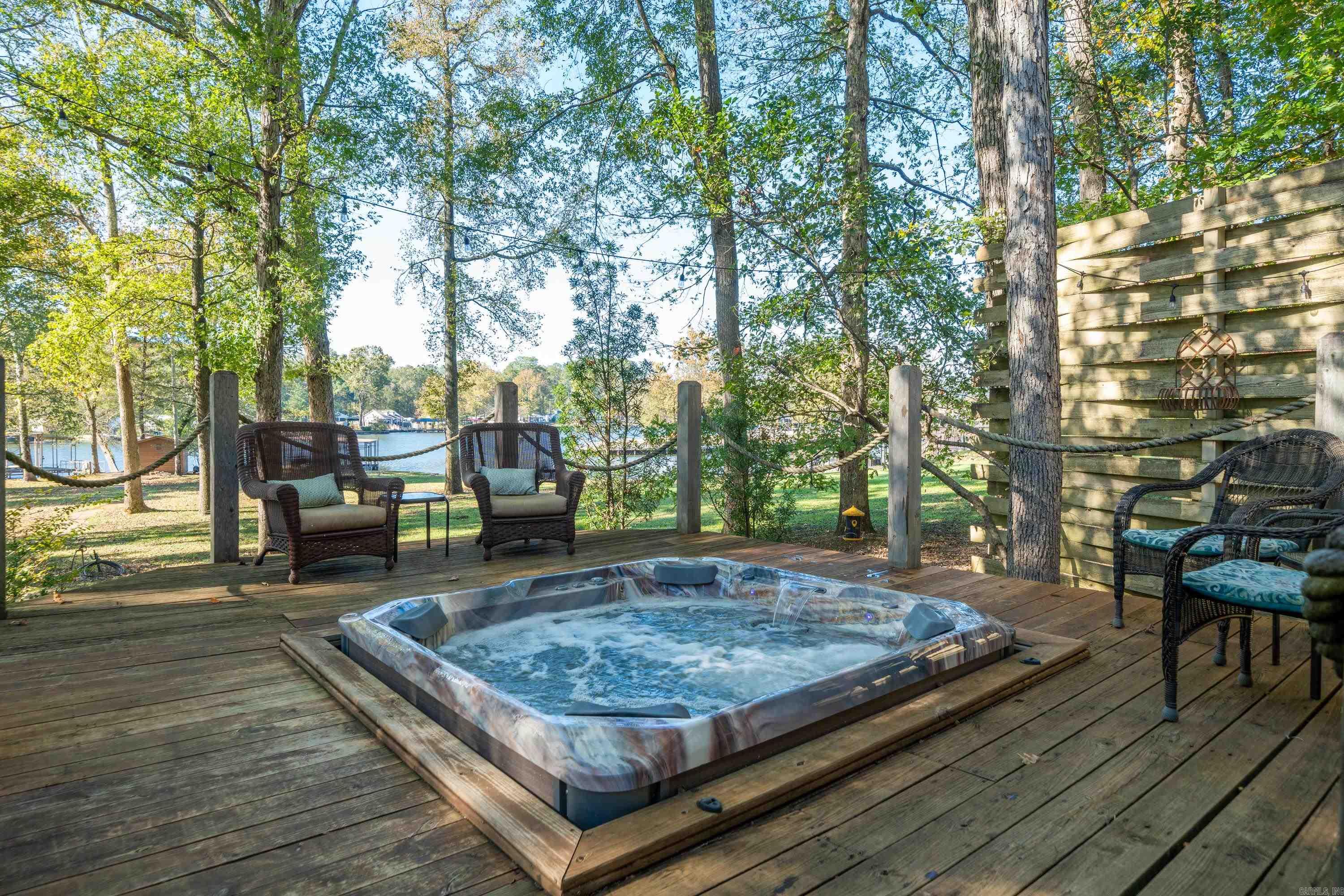 RIVER OAKS - Residential