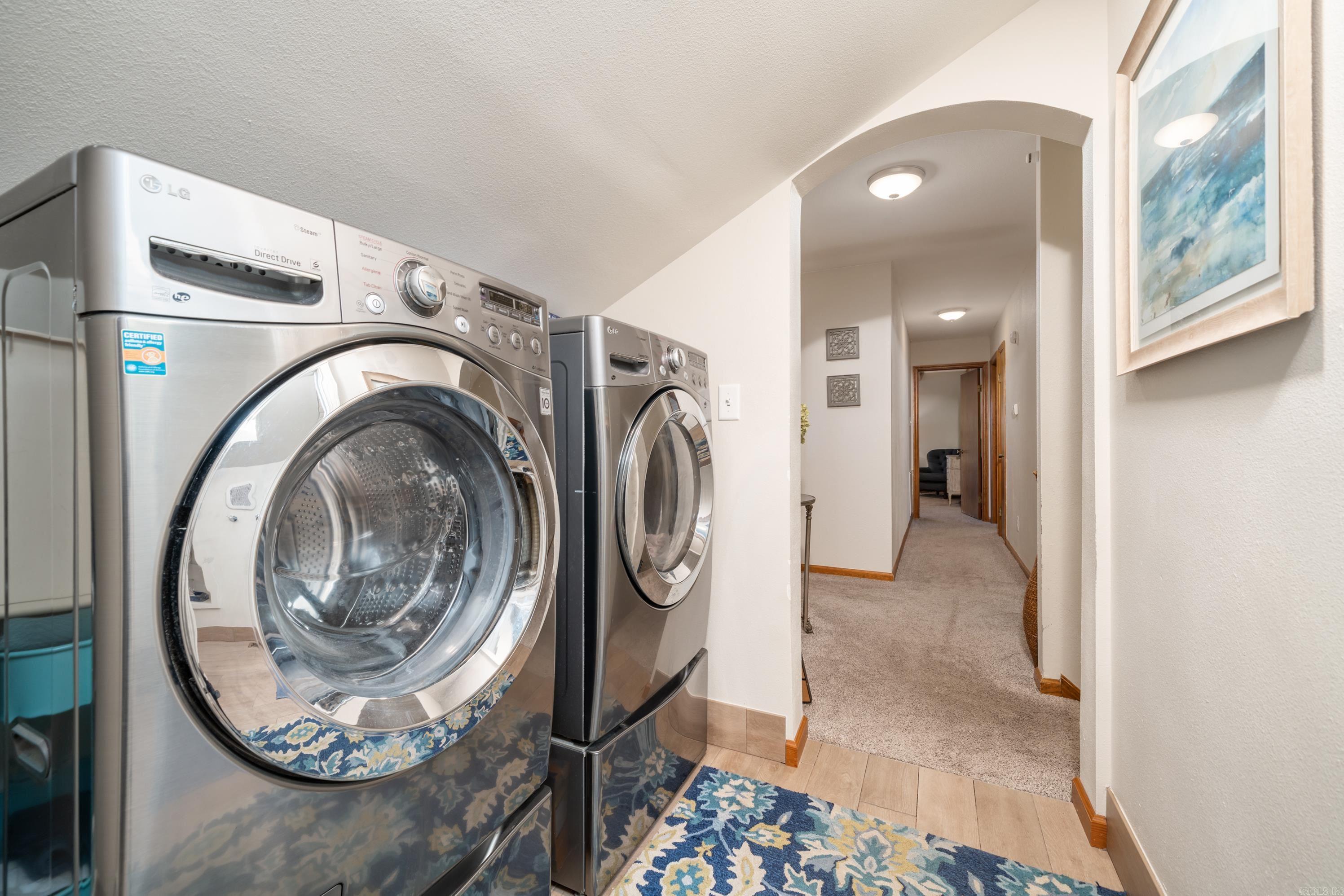 RIVER OAKS - Residential