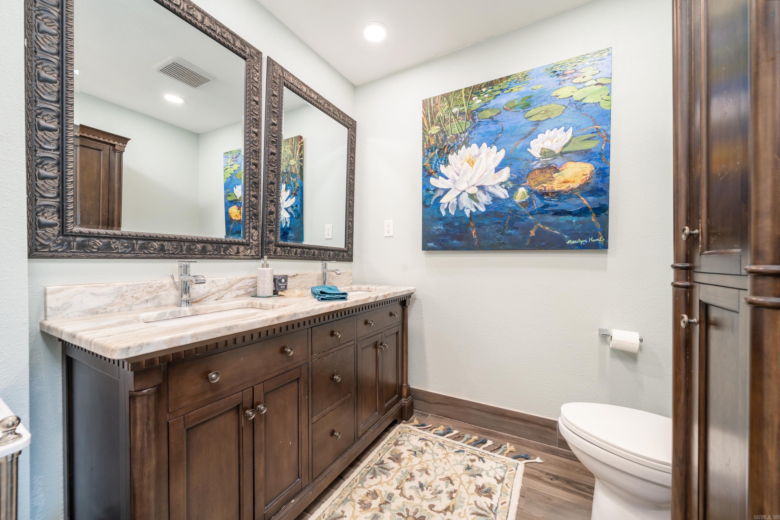 RIVER OAKS - Residential