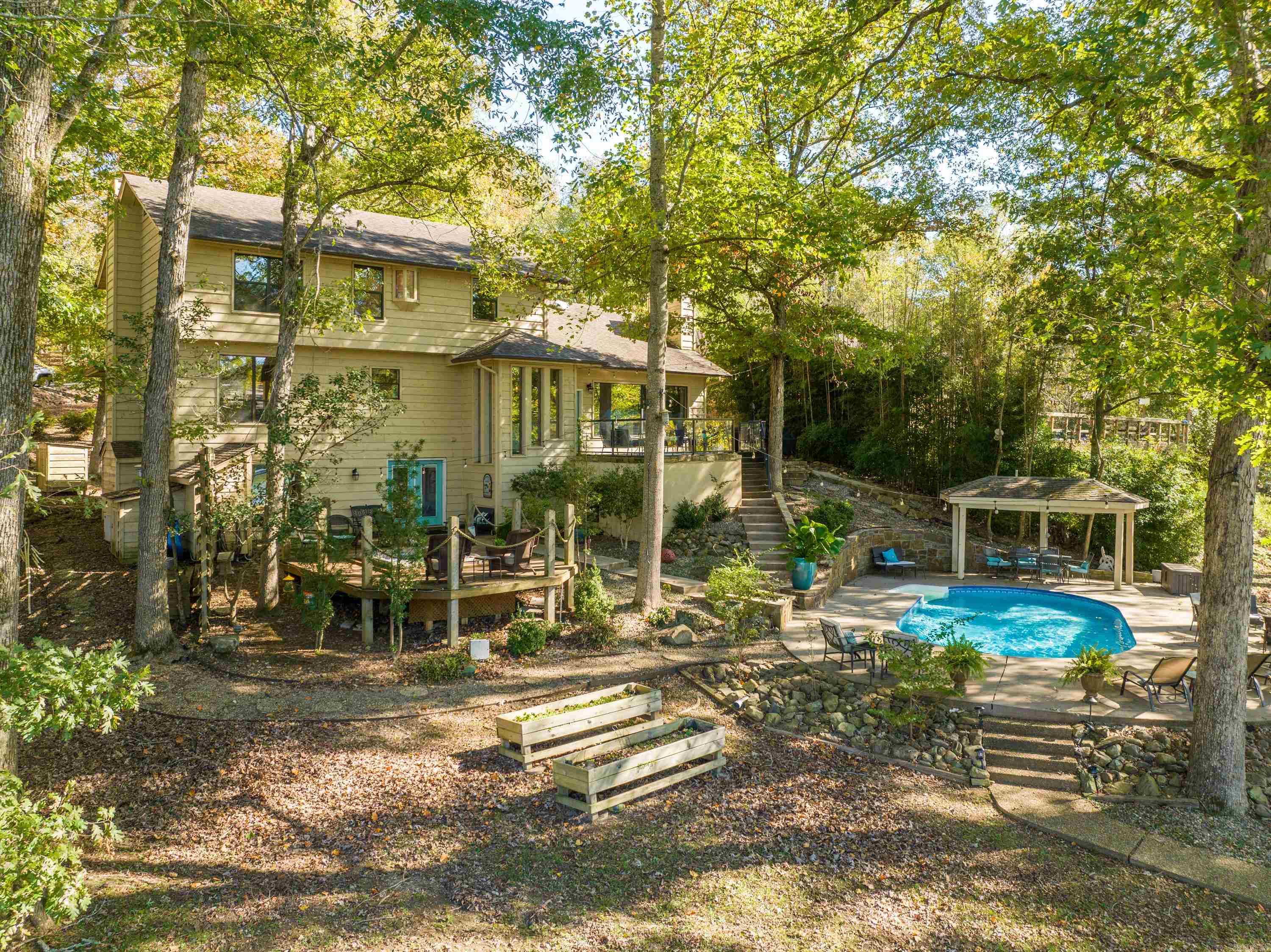 RIVER OAKS - Residential