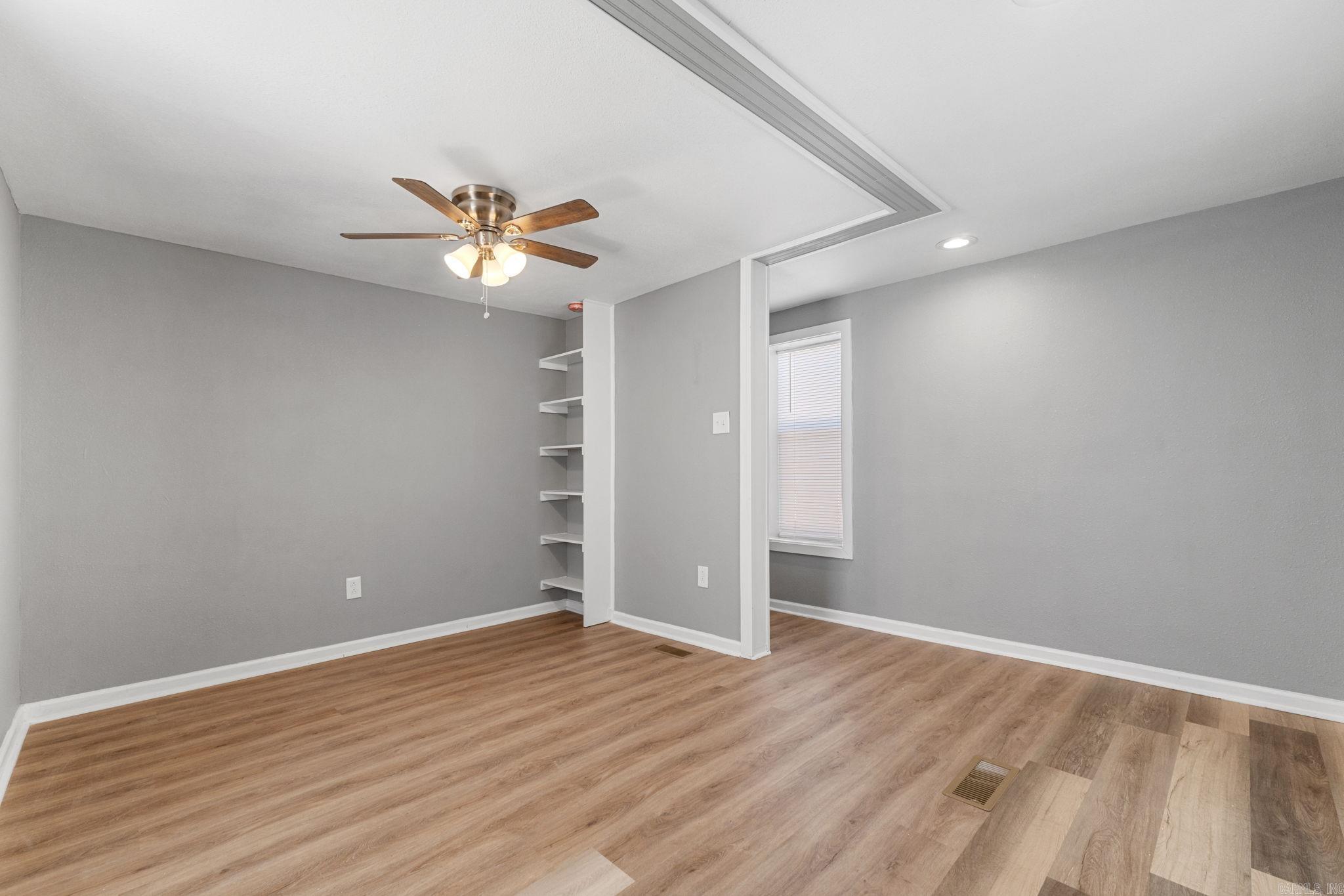 HANGER - Residential