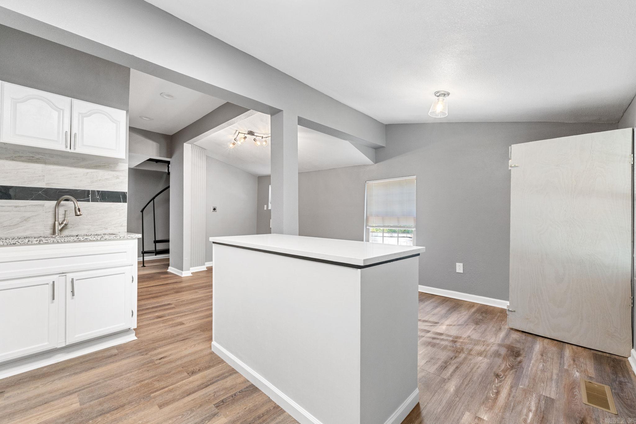 HANGER - Residential
