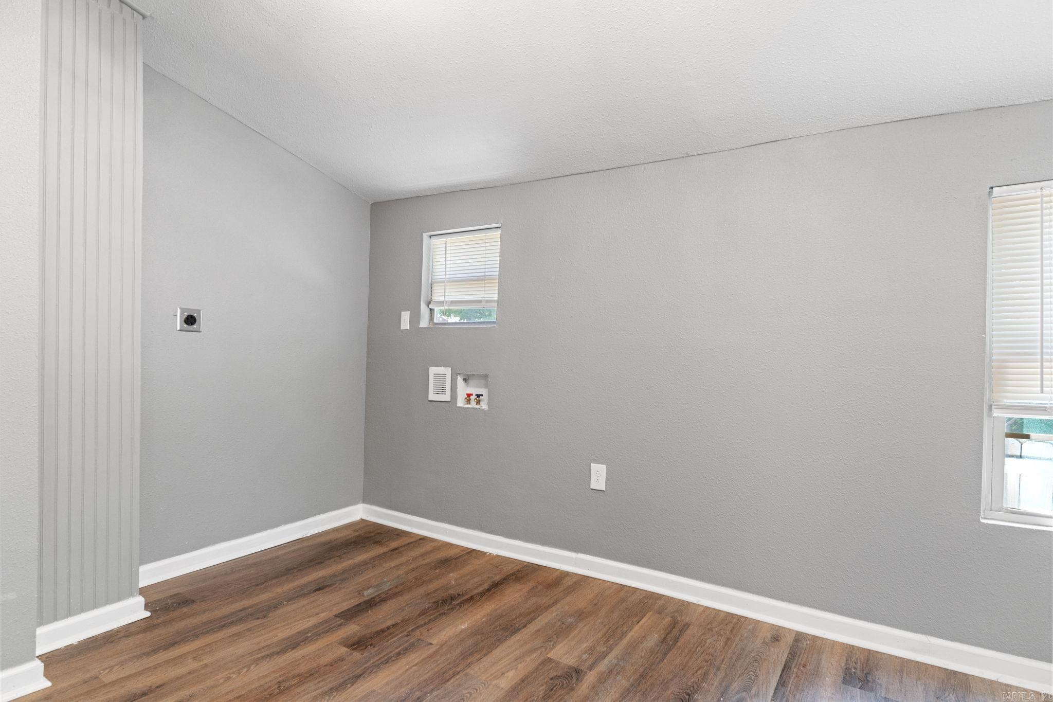 HANGER - Residential