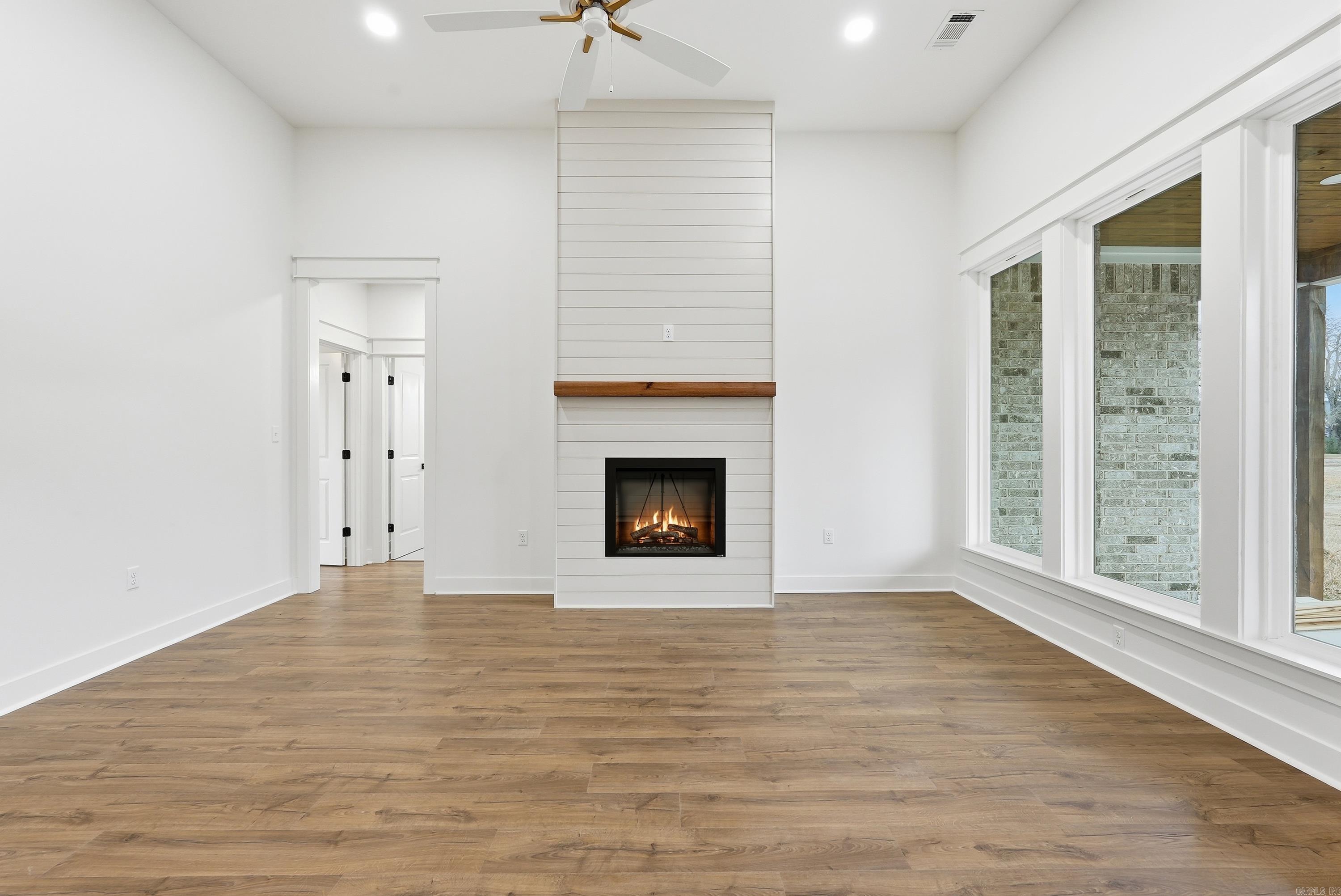 SUNSET LANDING - Residential