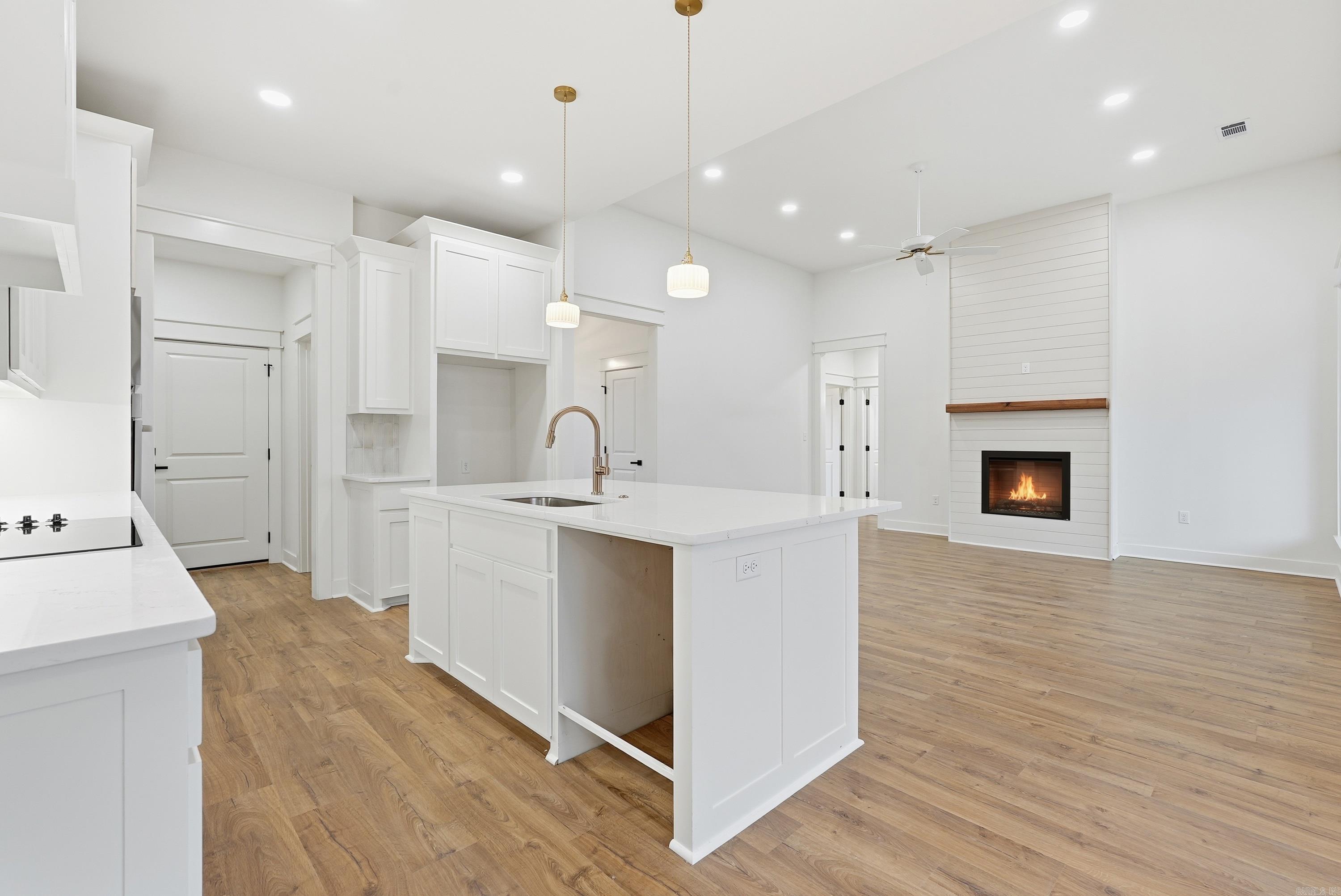 SUNSET LANDING - Residential