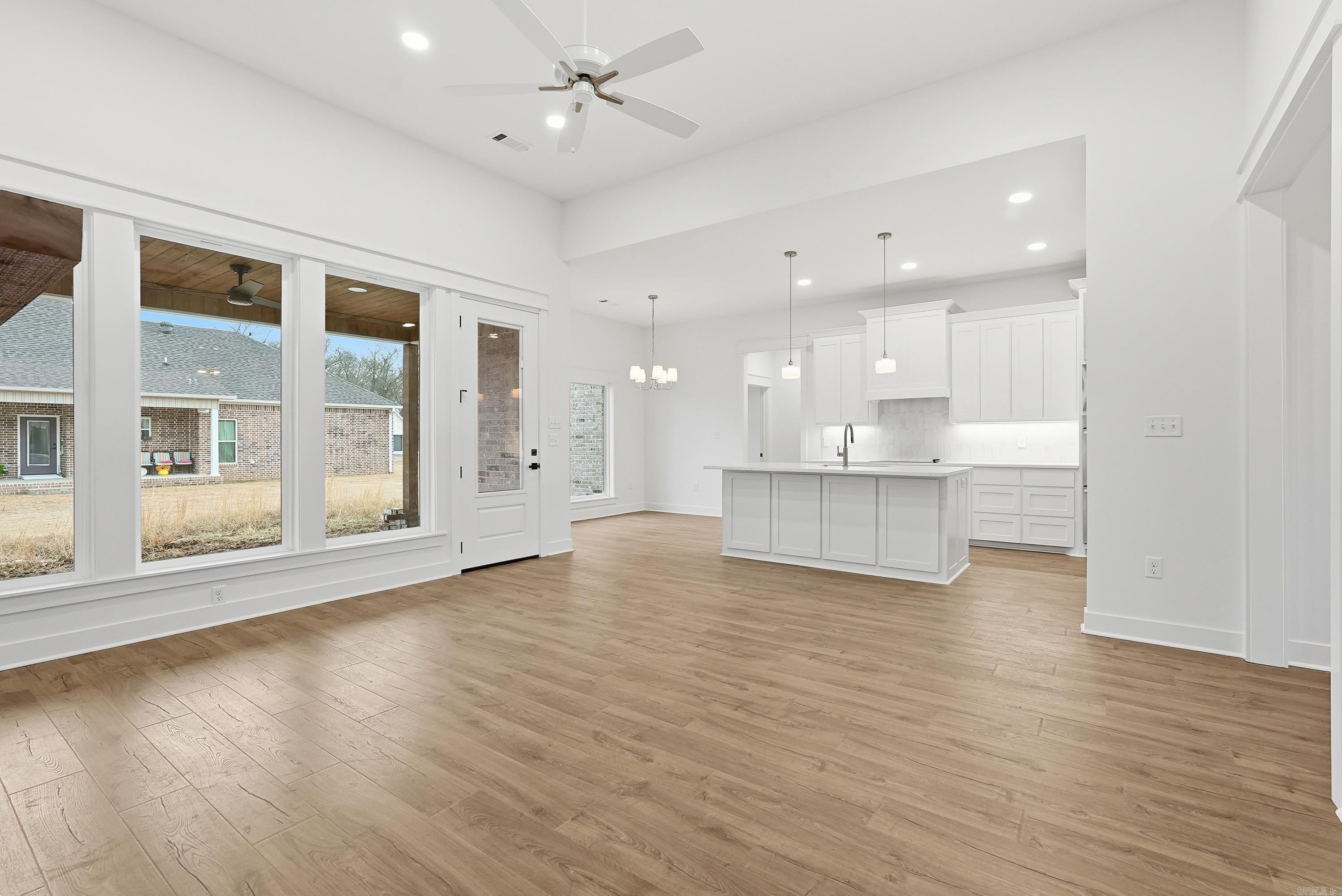 SUNSET LANDING - Residential