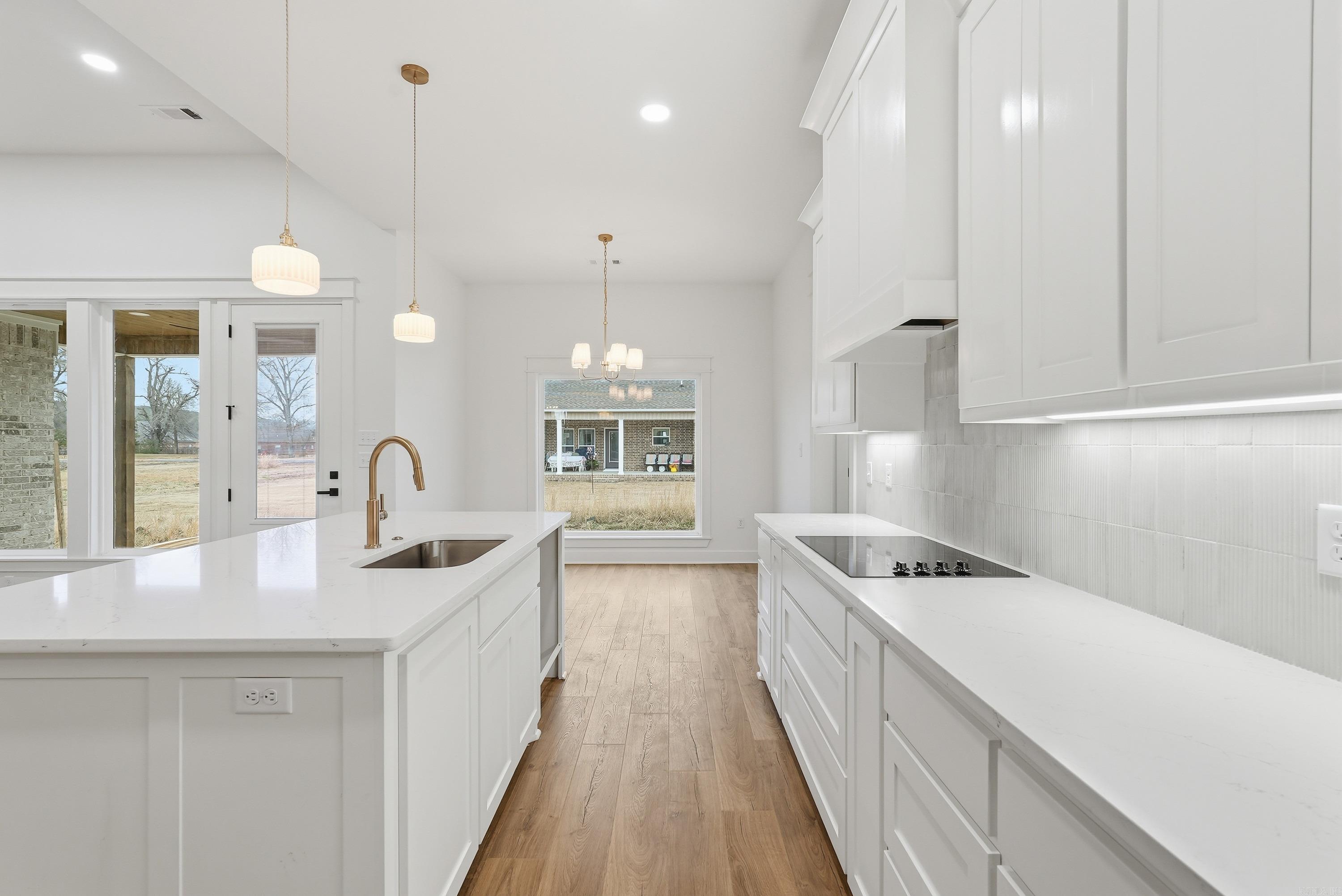 SUNSET LANDING - Residential