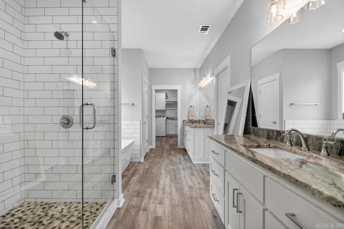 IVY PLACE - Residential