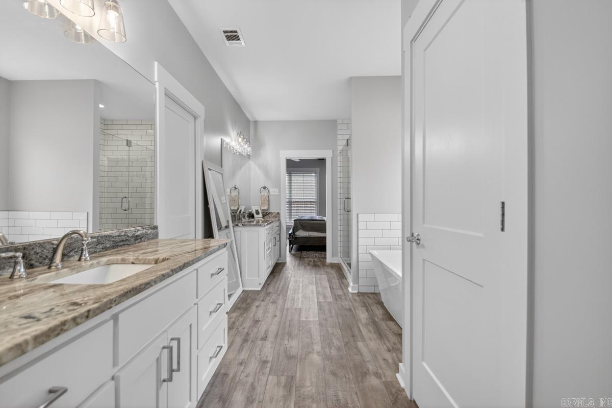 IVY PLACE - Residential