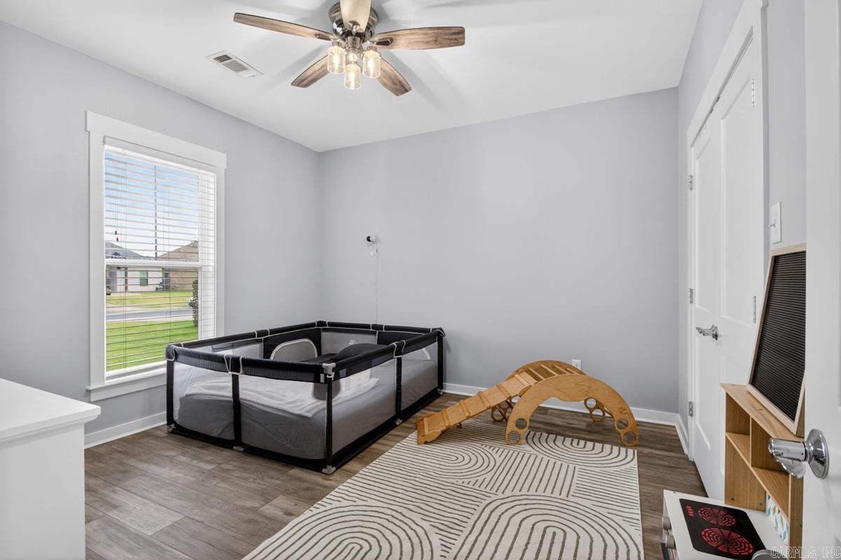 IVY PLACE - Residential