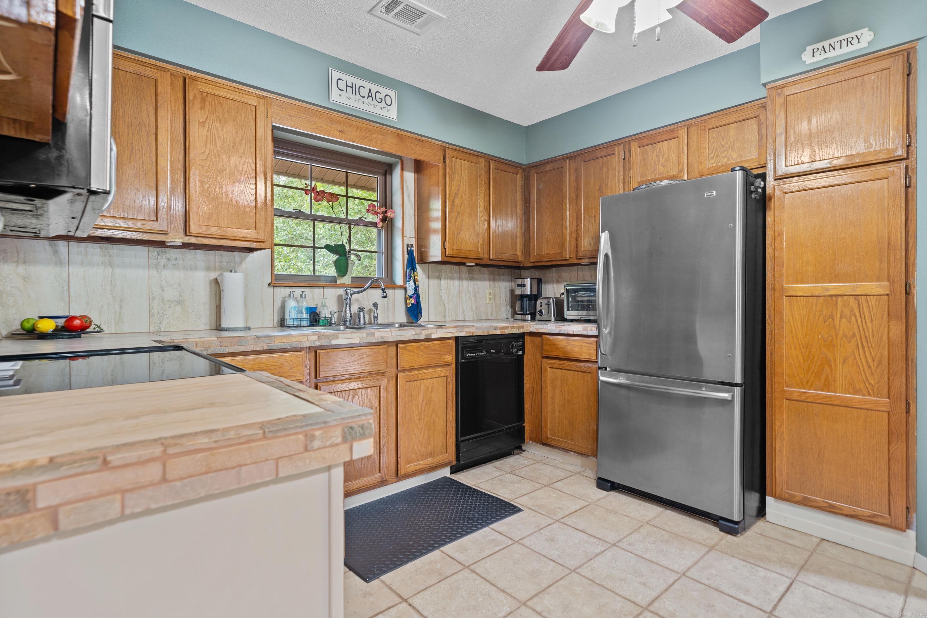 SPRING RIDGE CONDOMINIUM ESTATES - Residential