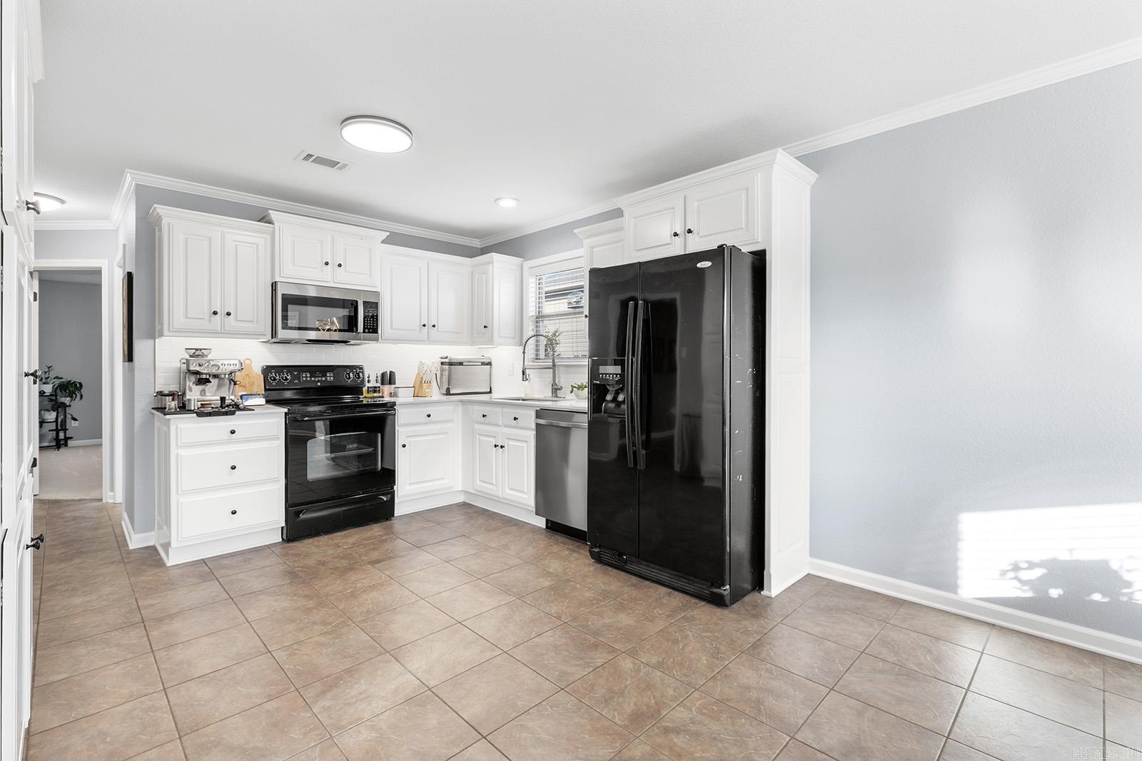 CARRIAGE COURT L - Residential