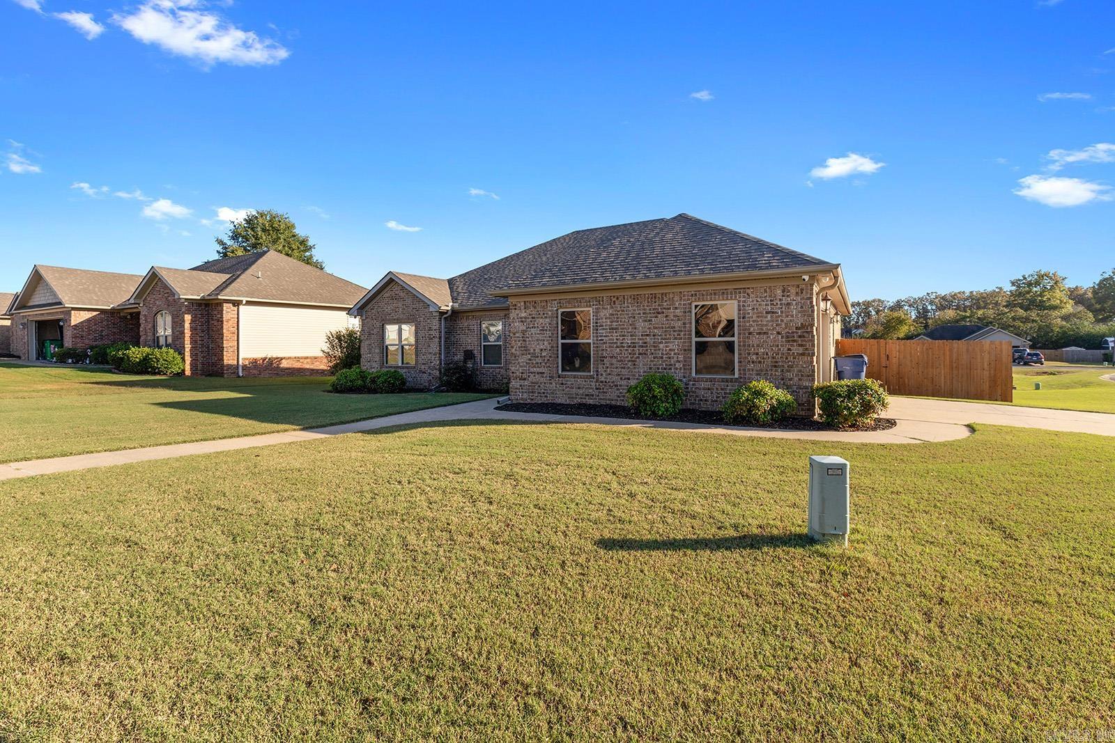 CARRIAGE COURT L - Residential