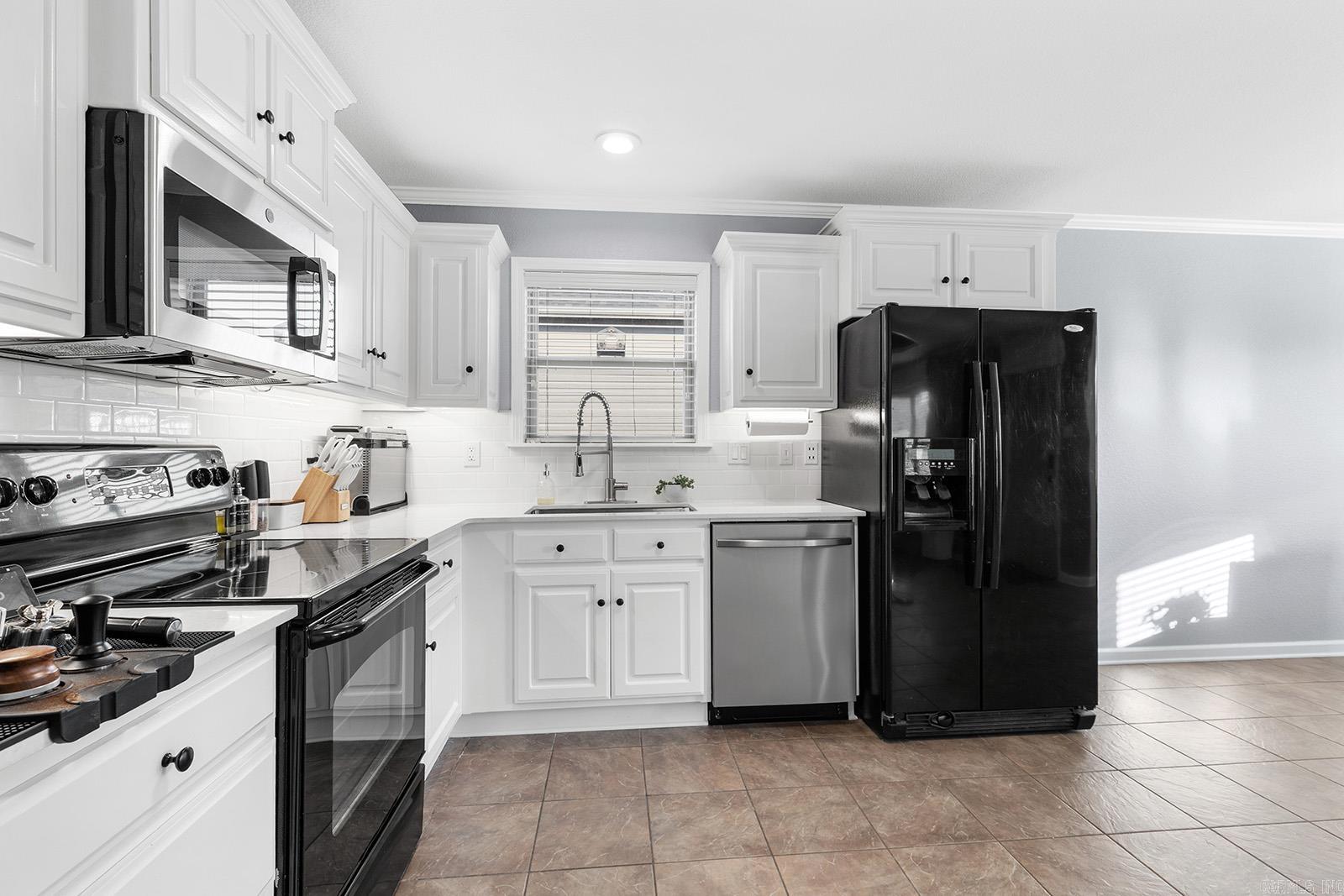 CARRIAGE COURT L - Residential