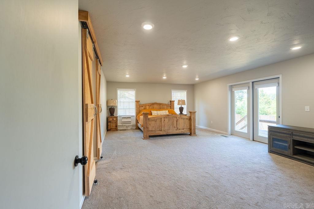 EDGEWATER COVE - Residential