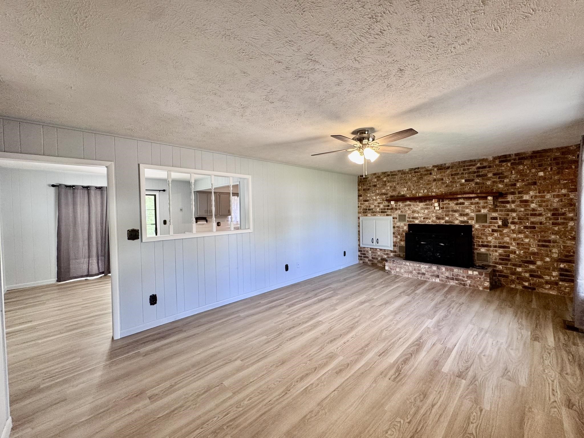 WAYLAND - Residential