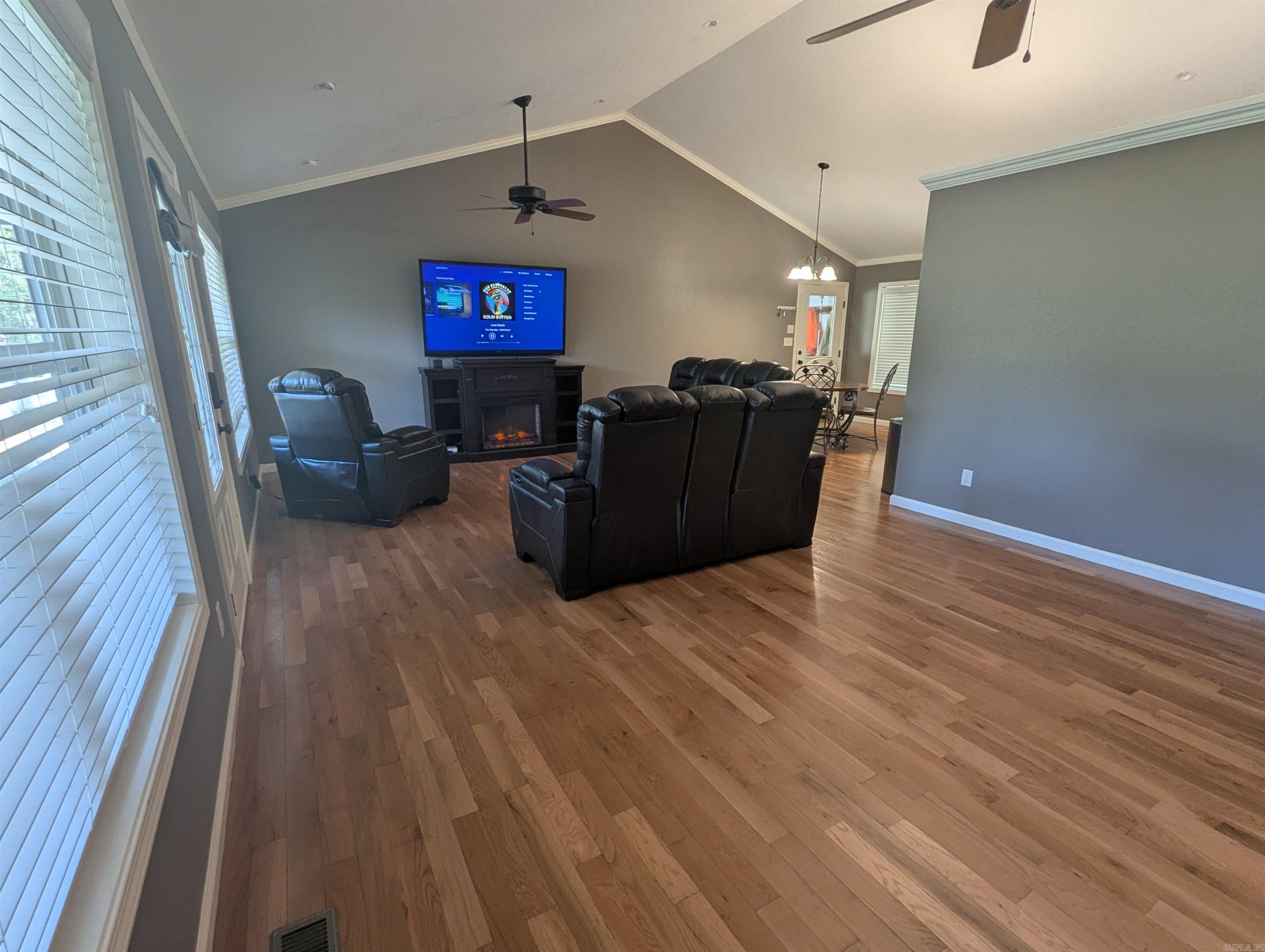 PURE COUNTY ESTATES - Residential