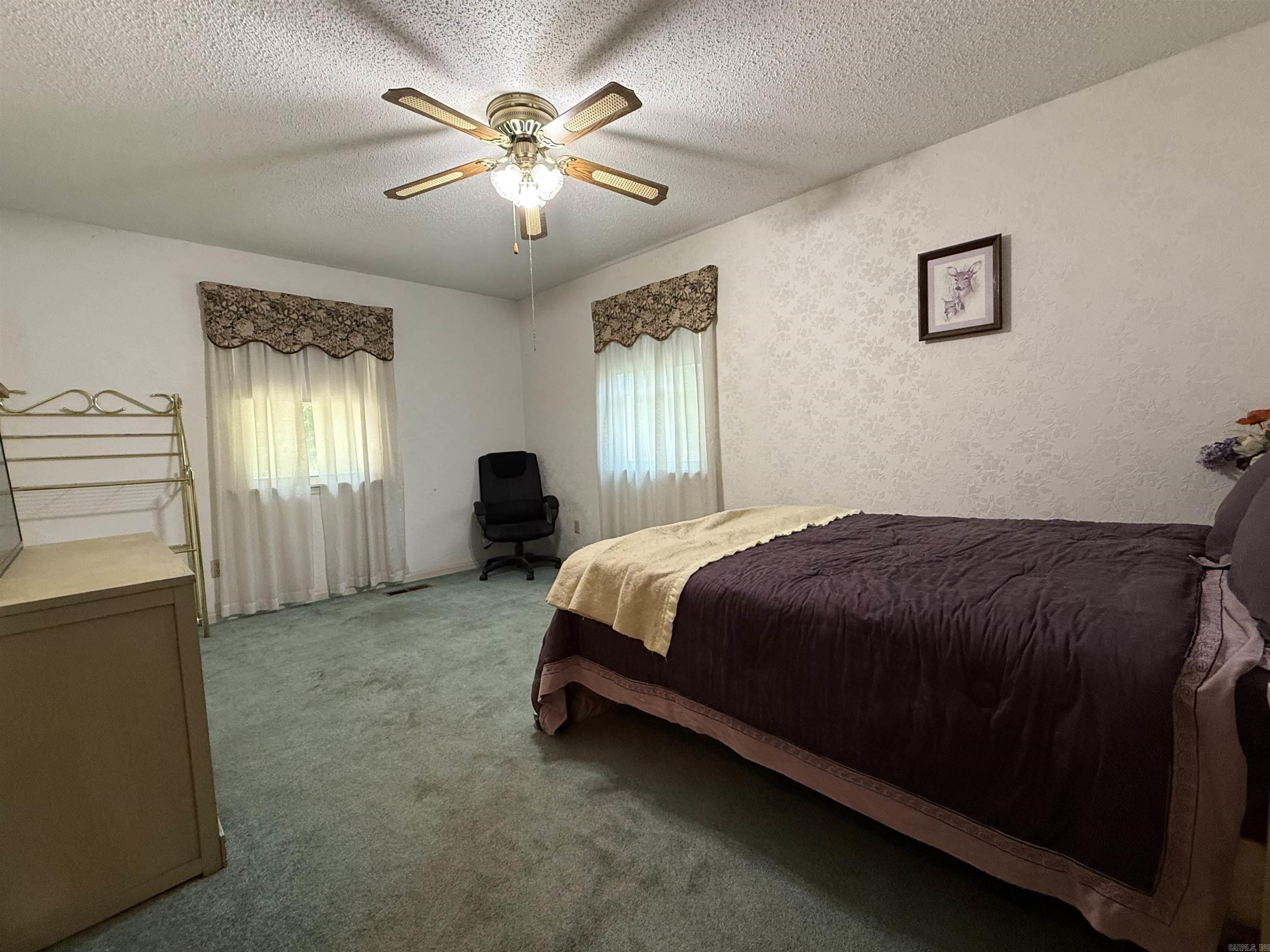 PIONEER PARK - Residential