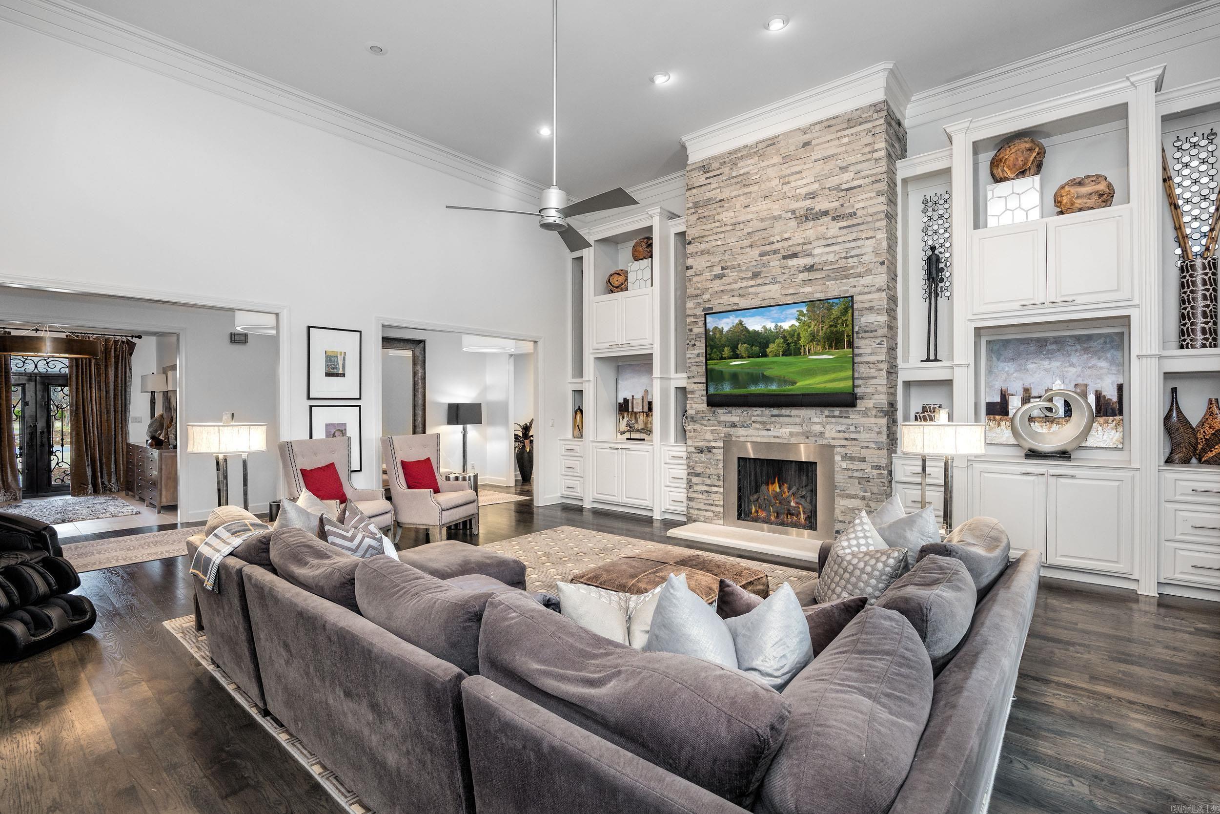 CHENAL VALLEY SOLOGNE CIRCLE - Residential