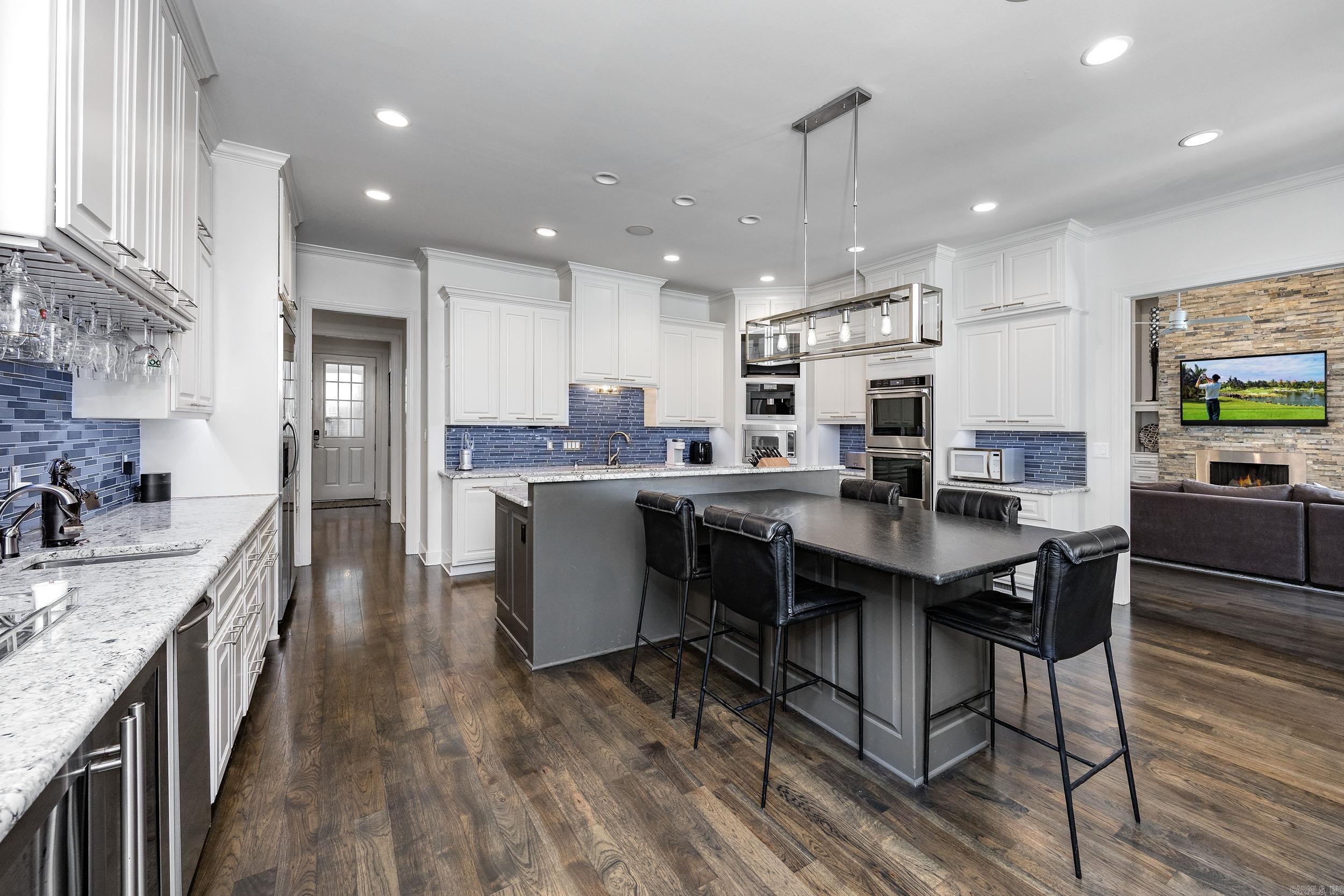 CHENAL VALLEY SOLOGNE CIRCLE - Residential