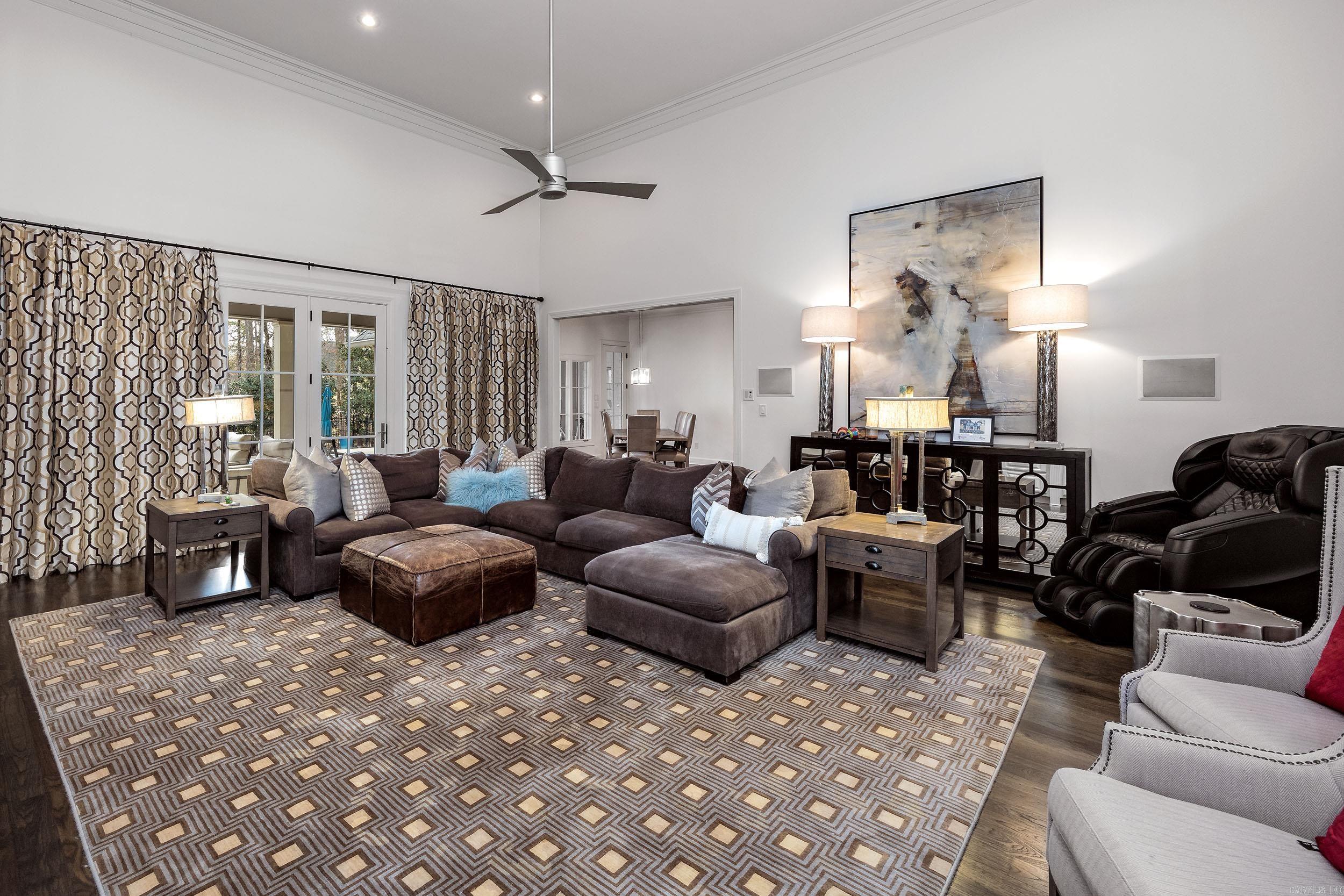 CHENAL VALLEY SOLOGNE CIRCLE - Residential