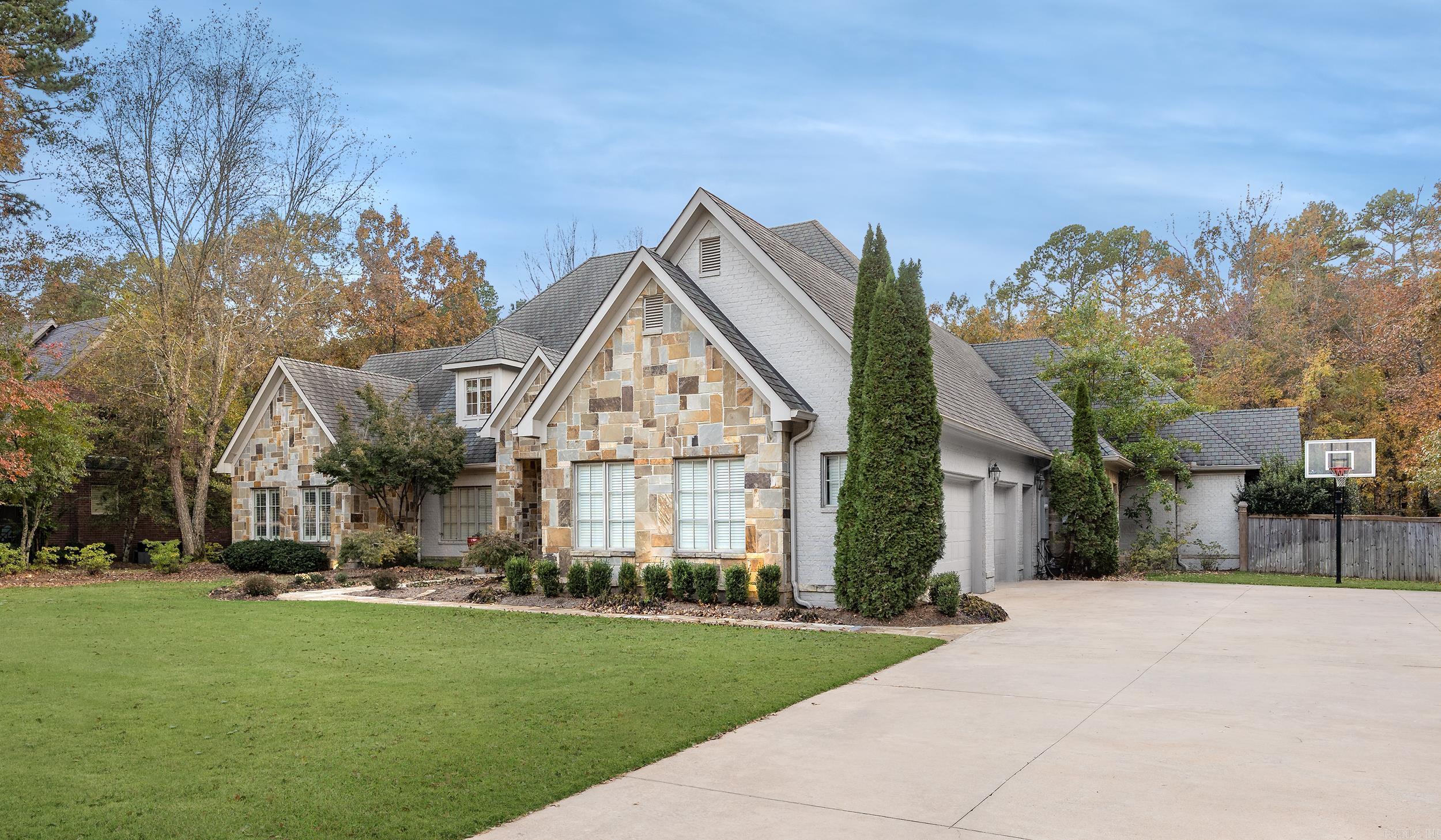 CHENAL VALLEY SOLOGNE CIRCLE - Residential