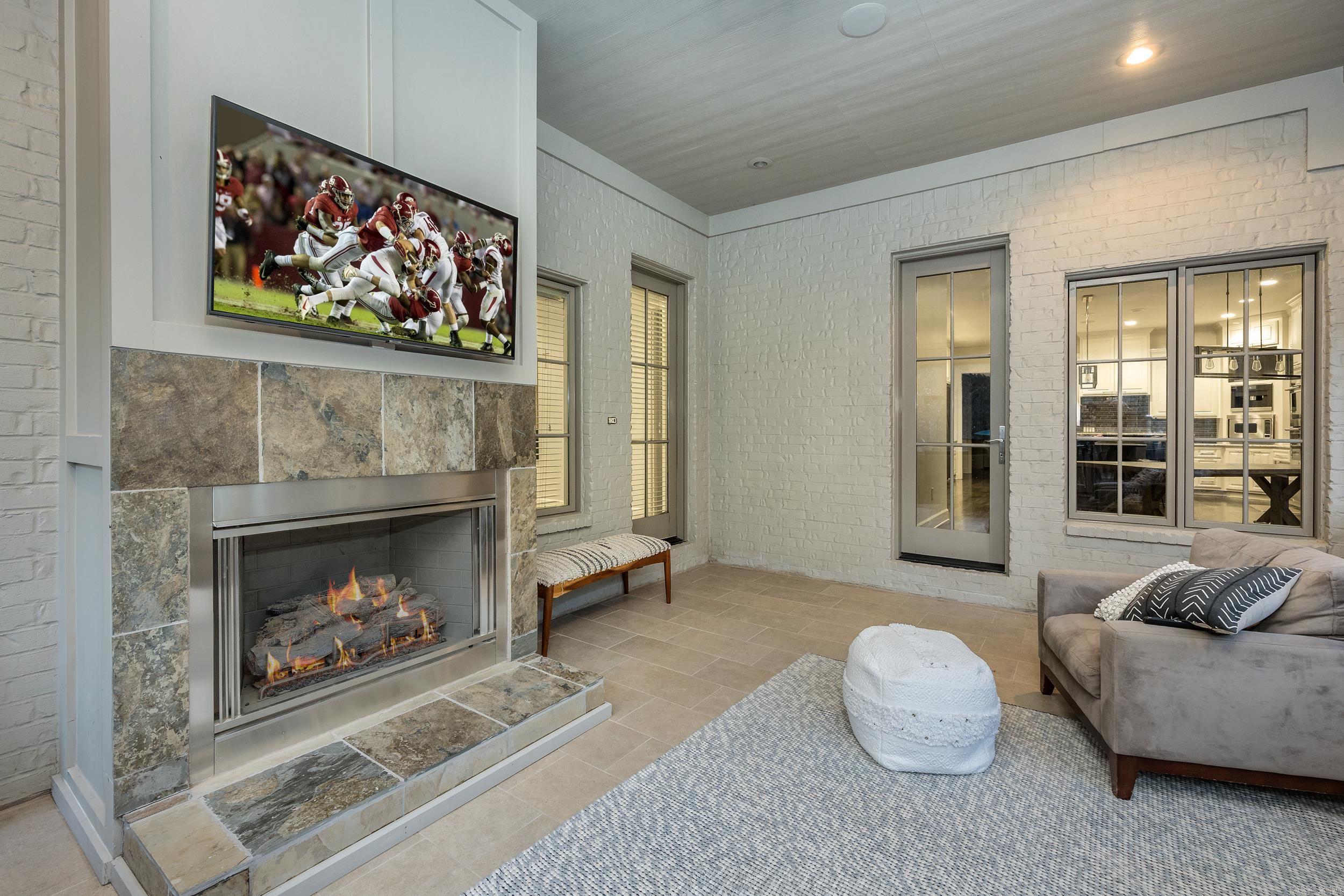 CHENAL VALLEY SOLOGNE CIRCLE - Residential