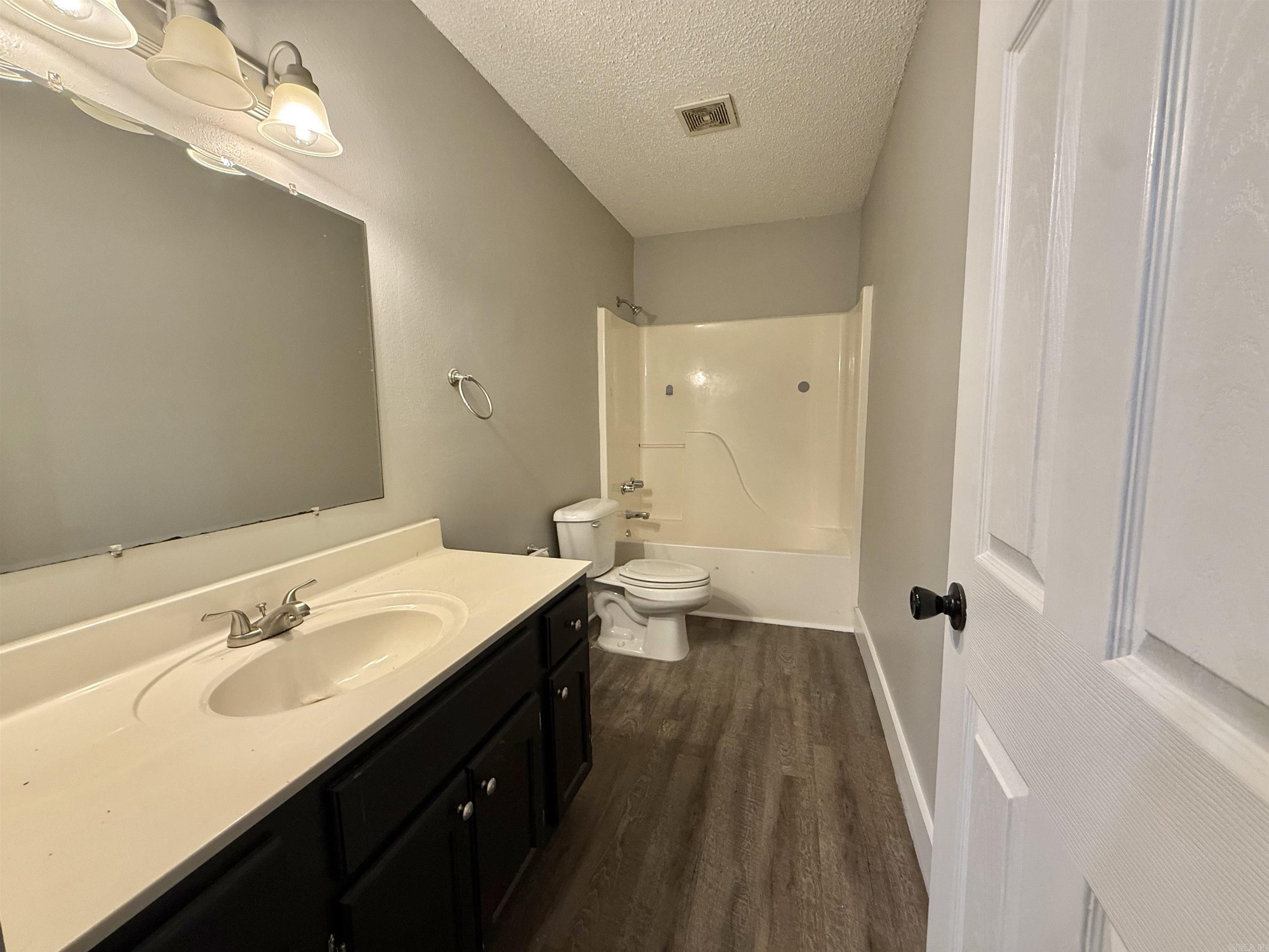 ALEXANDER-BENTON - Residential