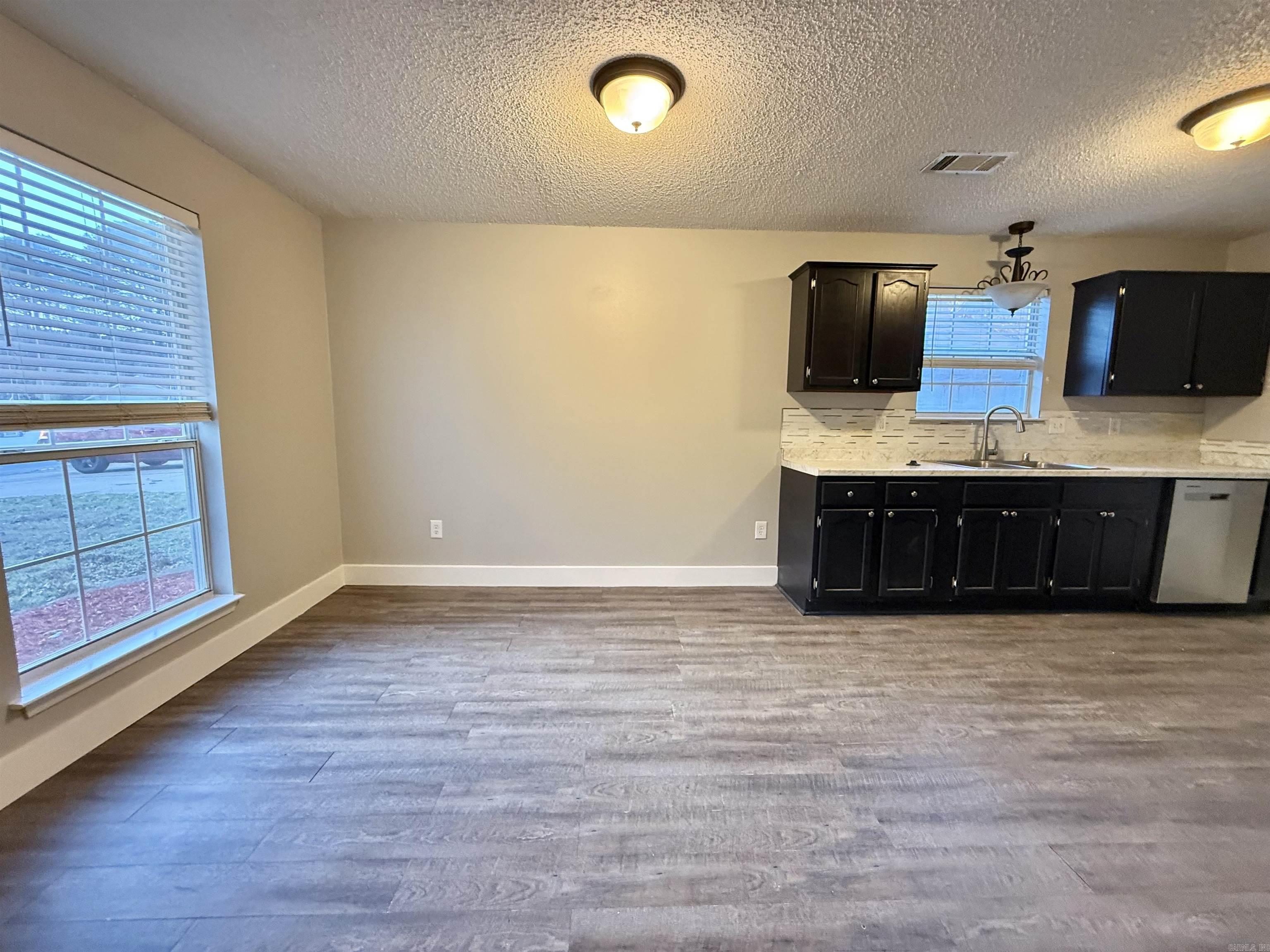 ALEXANDER-BENTON - Residential