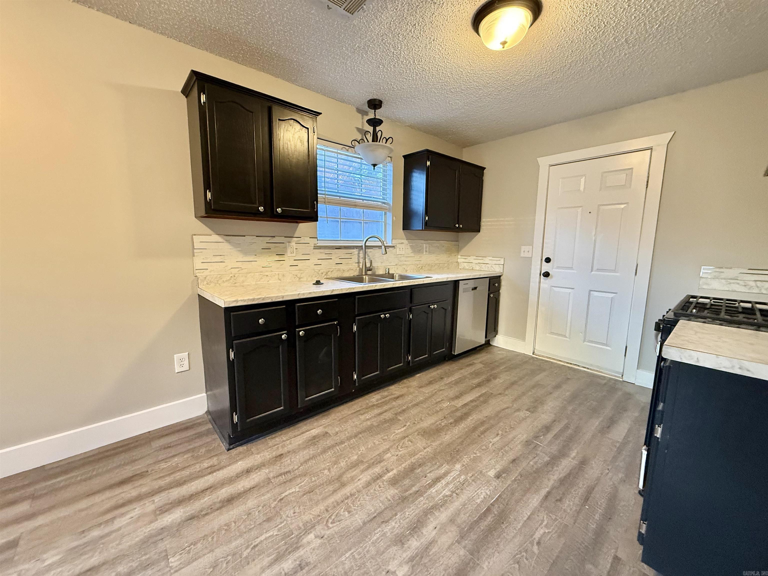 ALEXANDER-BENTON - Residential