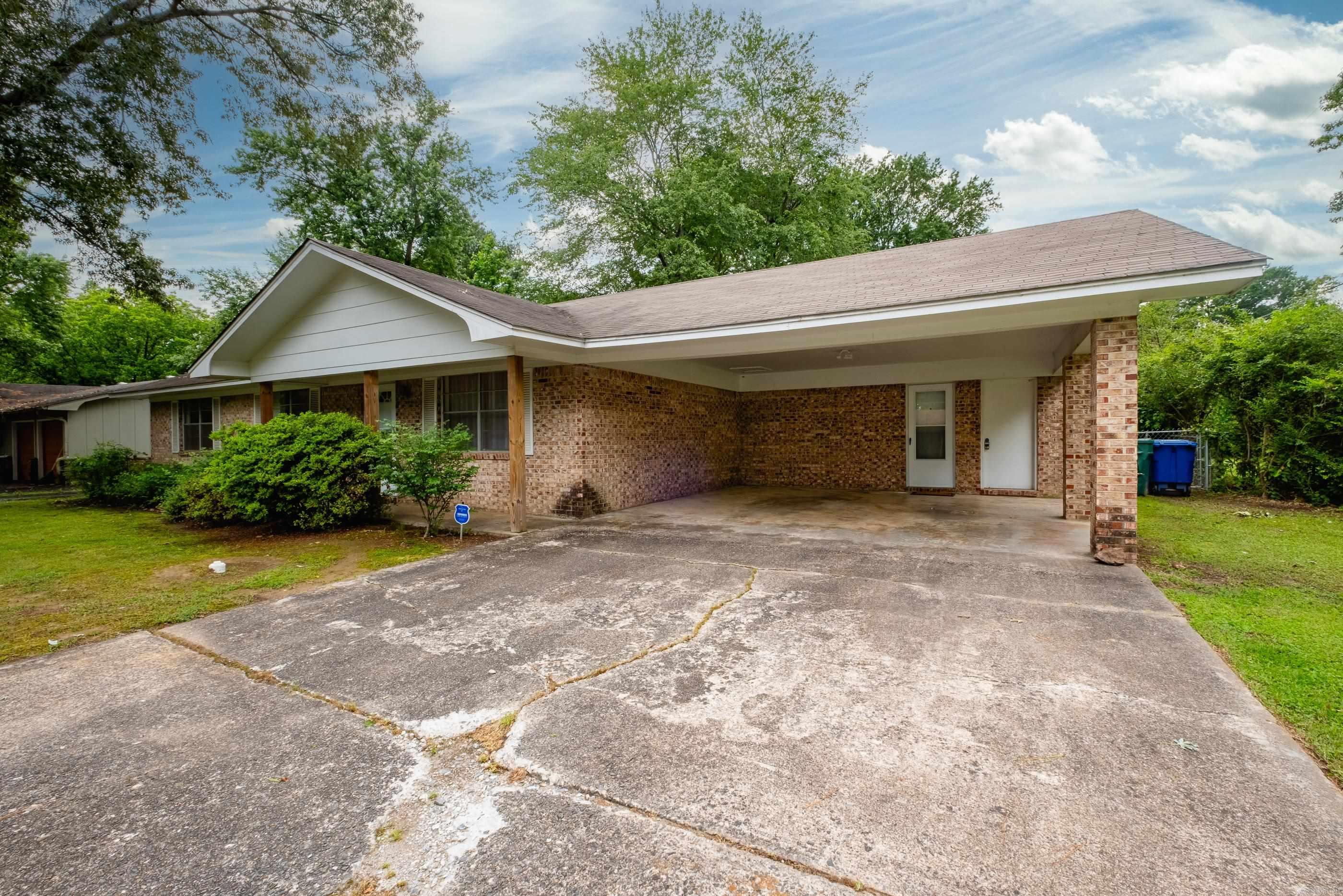 WEST GATE - Residential