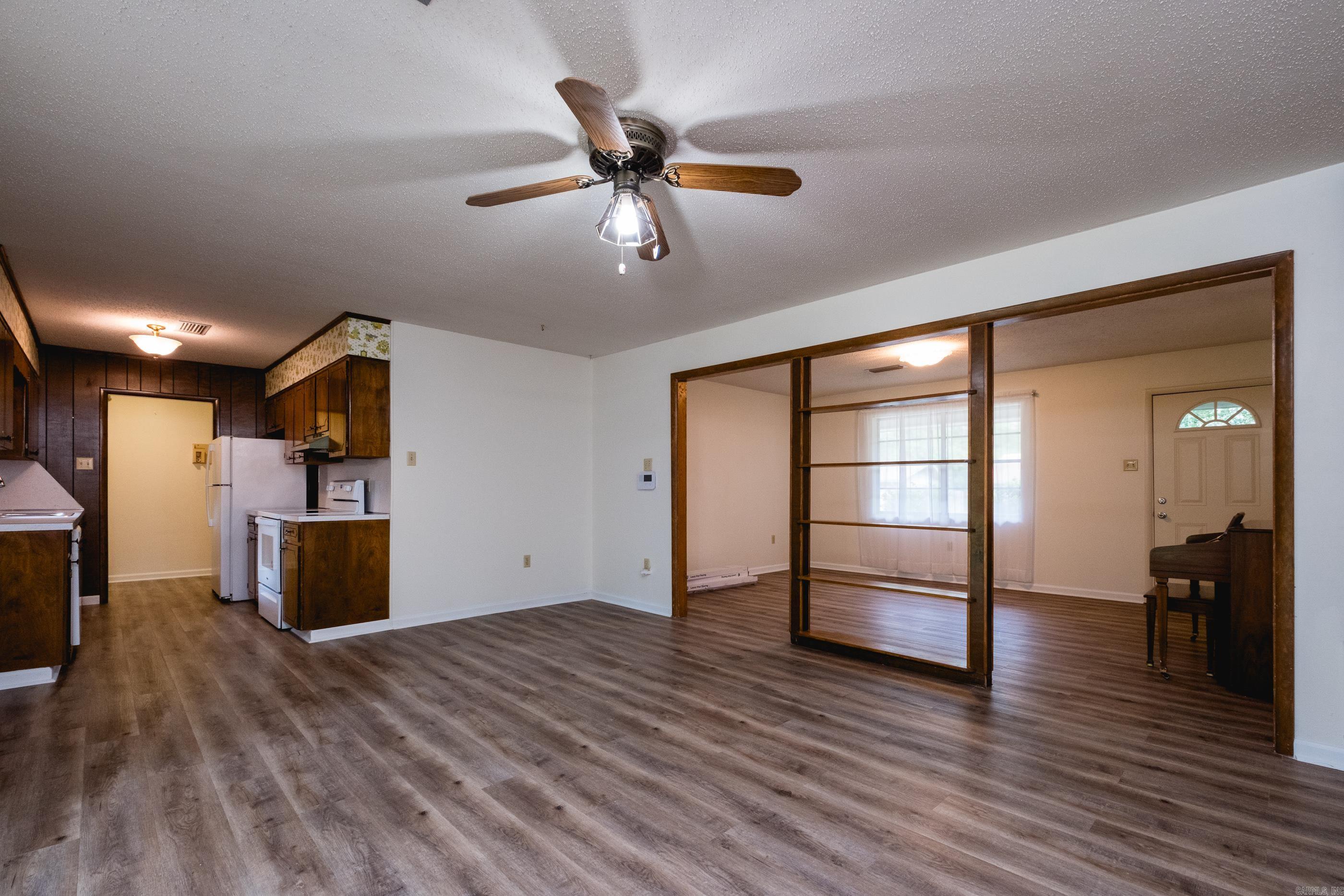 WEST GATE - Residential