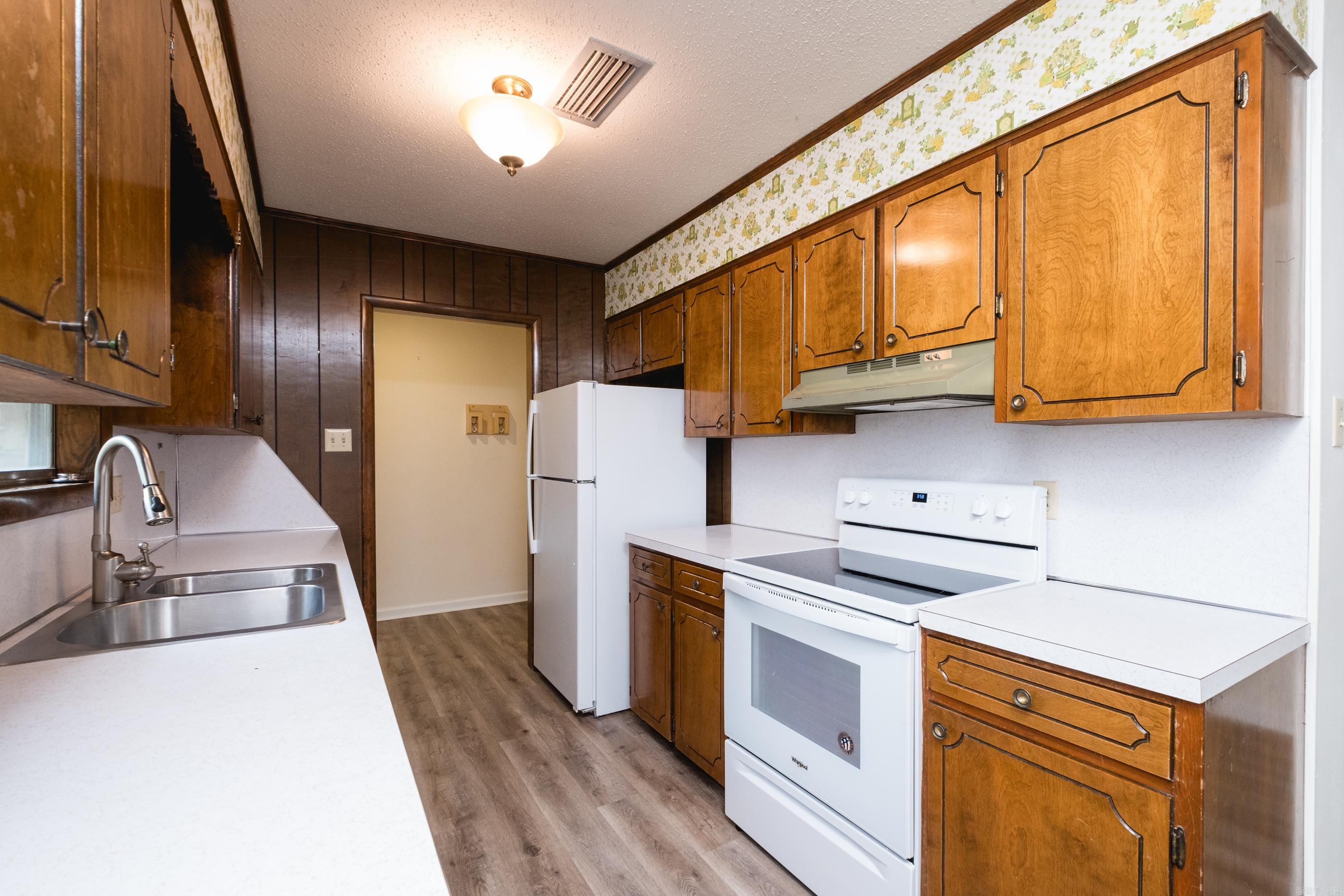 WEST GATE - Residential