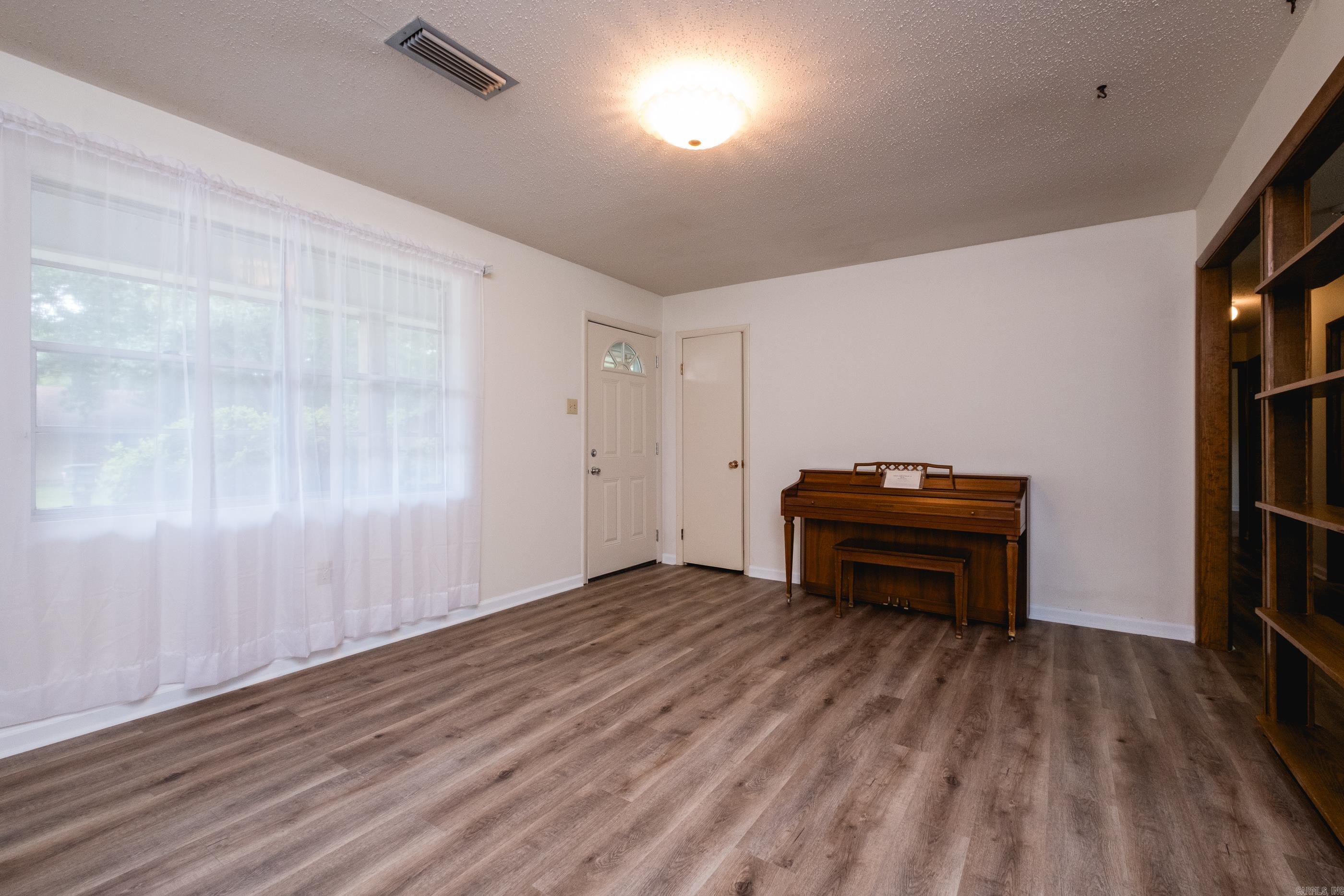 WEST GATE - Residential