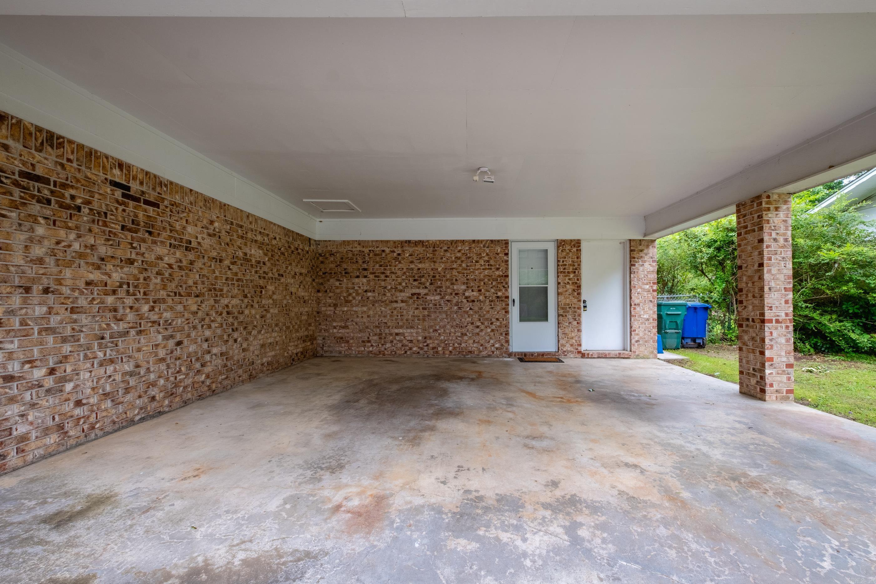 WEST GATE - Residential