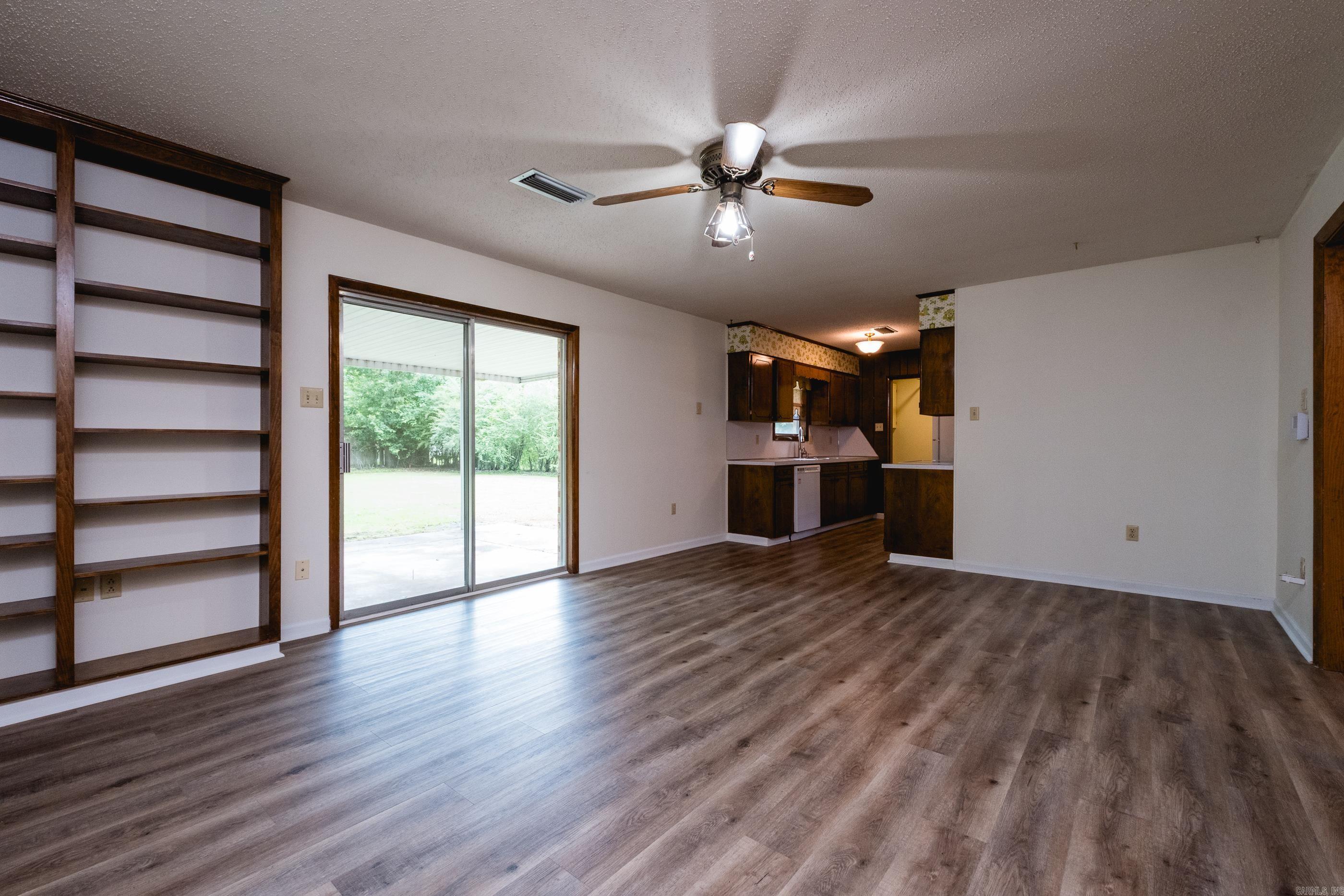 WEST GATE - Residential