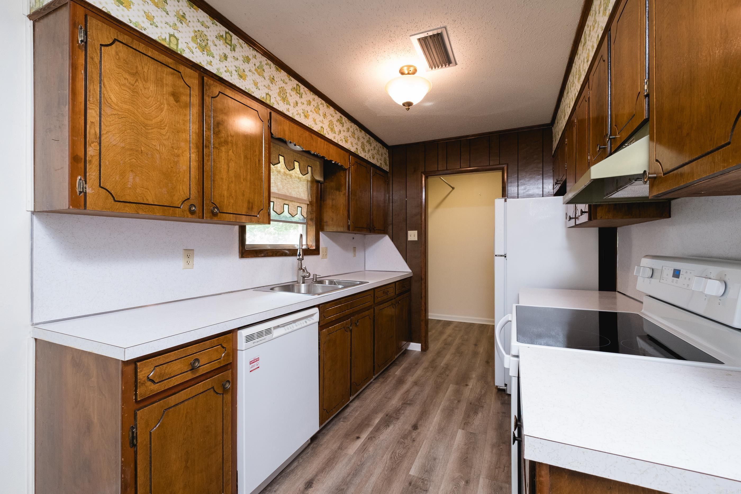 WEST GATE - Residential