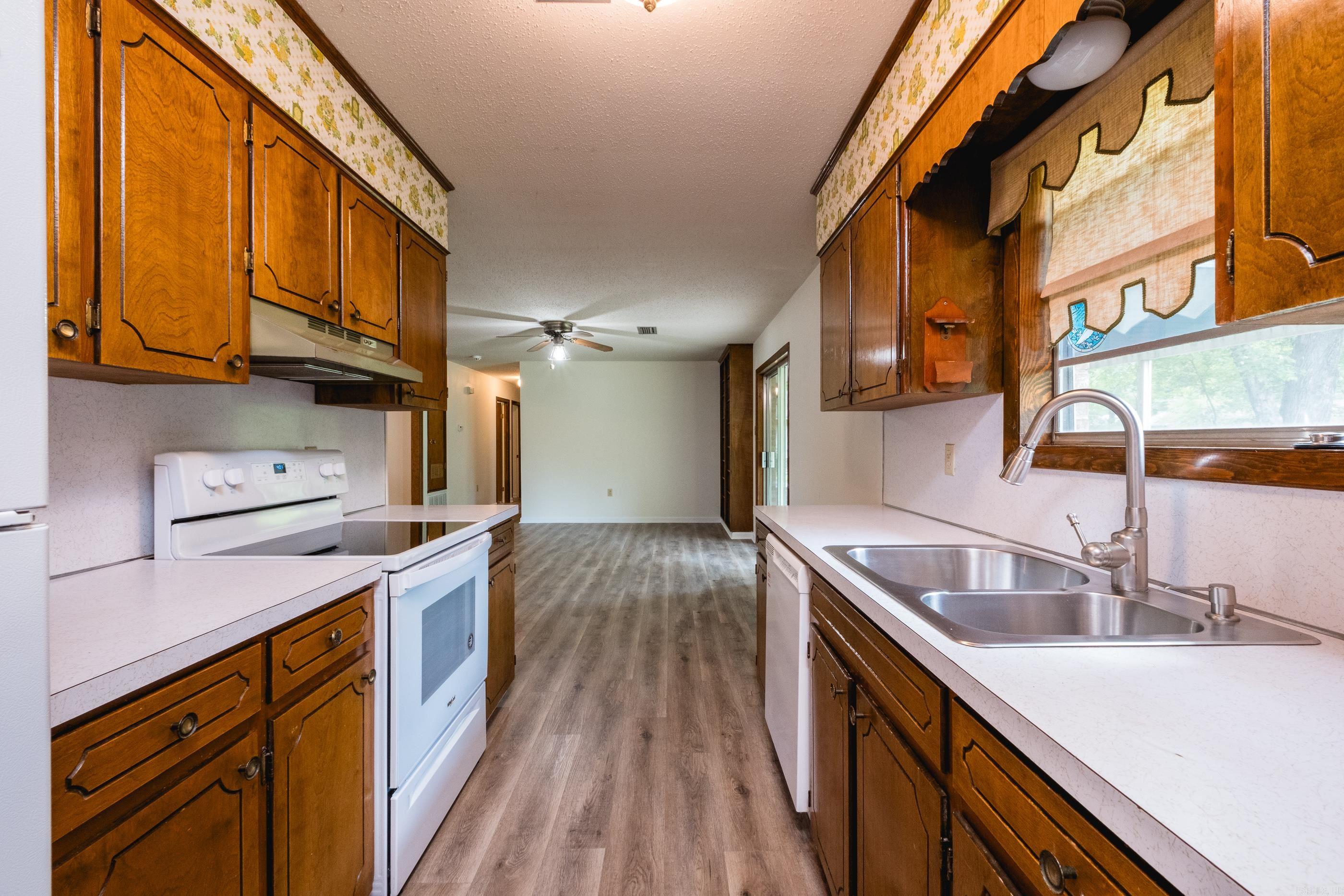 WEST GATE - Residential