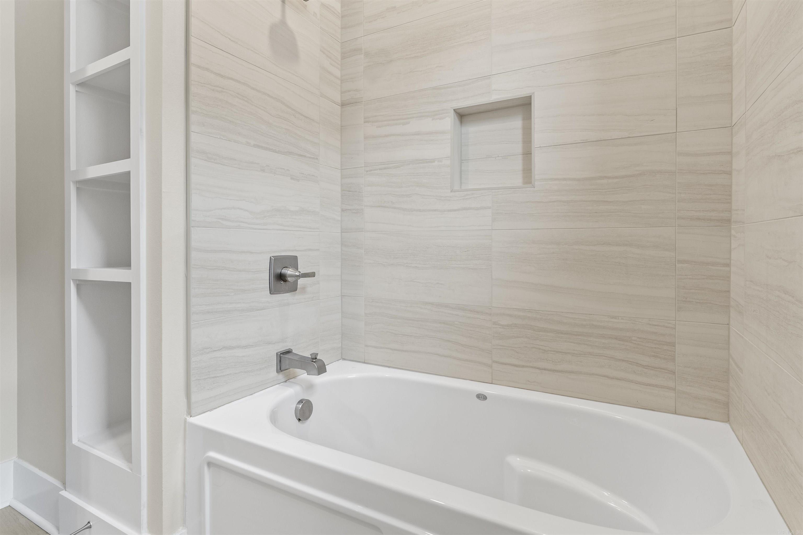 COUNTRY CLUB OF AR THE PH XXIV-B - Residential