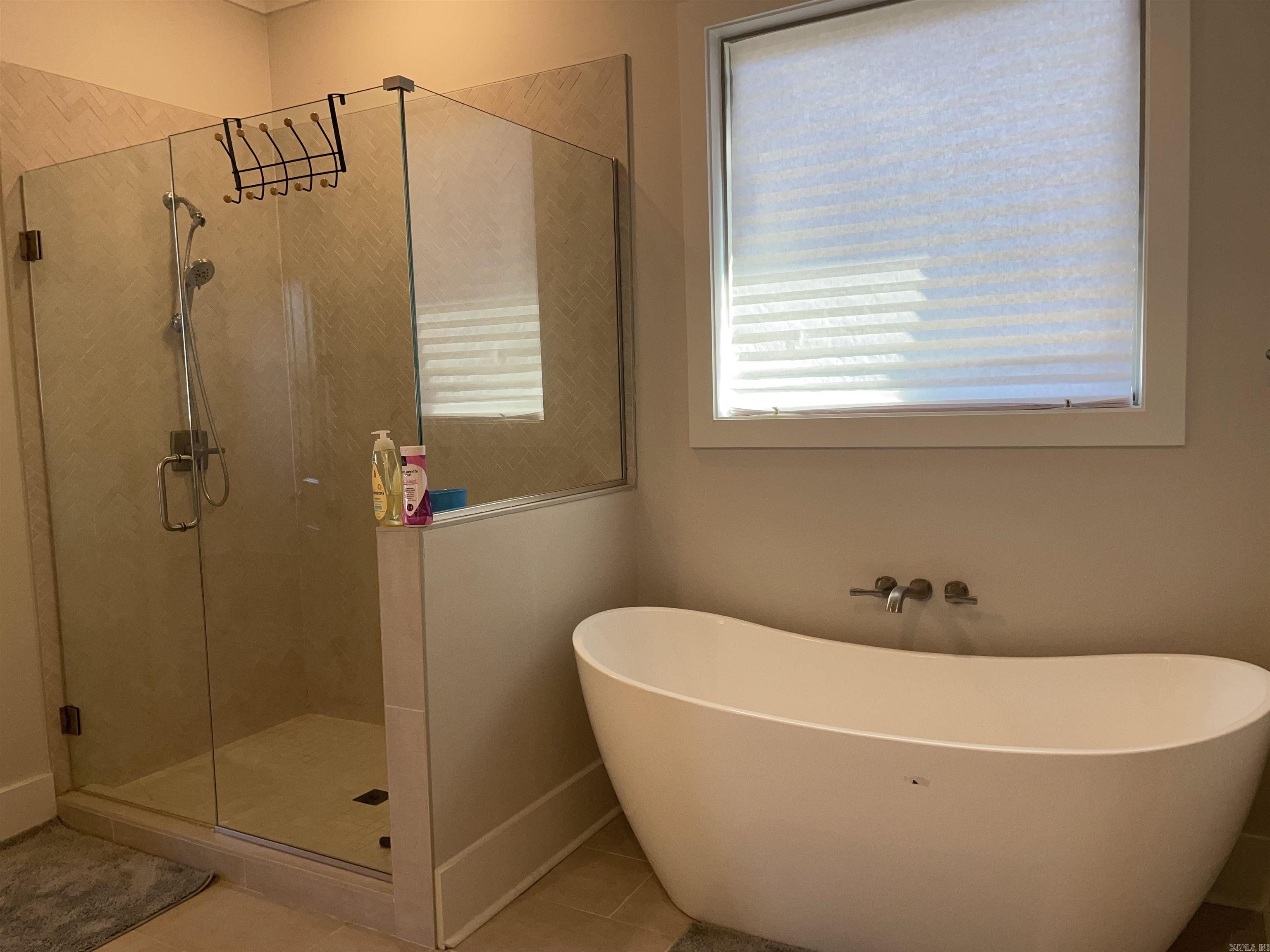 COUNTRY CLUB OF AR THE PH XXIV-B - Residential