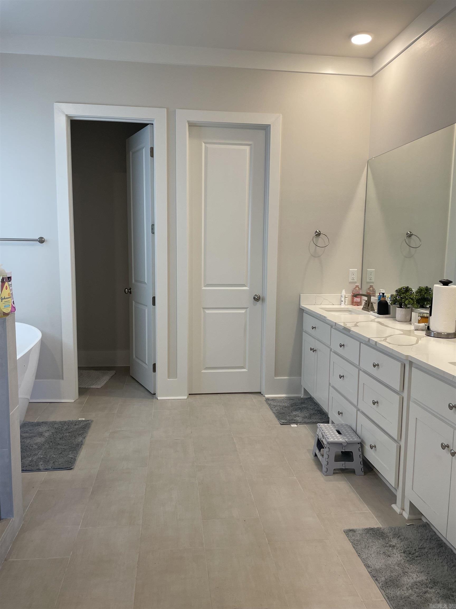 COUNTRY CLUB OF AR THE PH XXIV-B - Residential